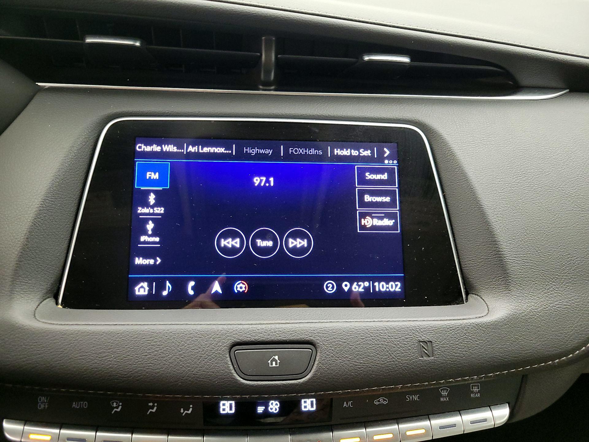 Thumbnail: 2020 Cadillac XT4 - 16