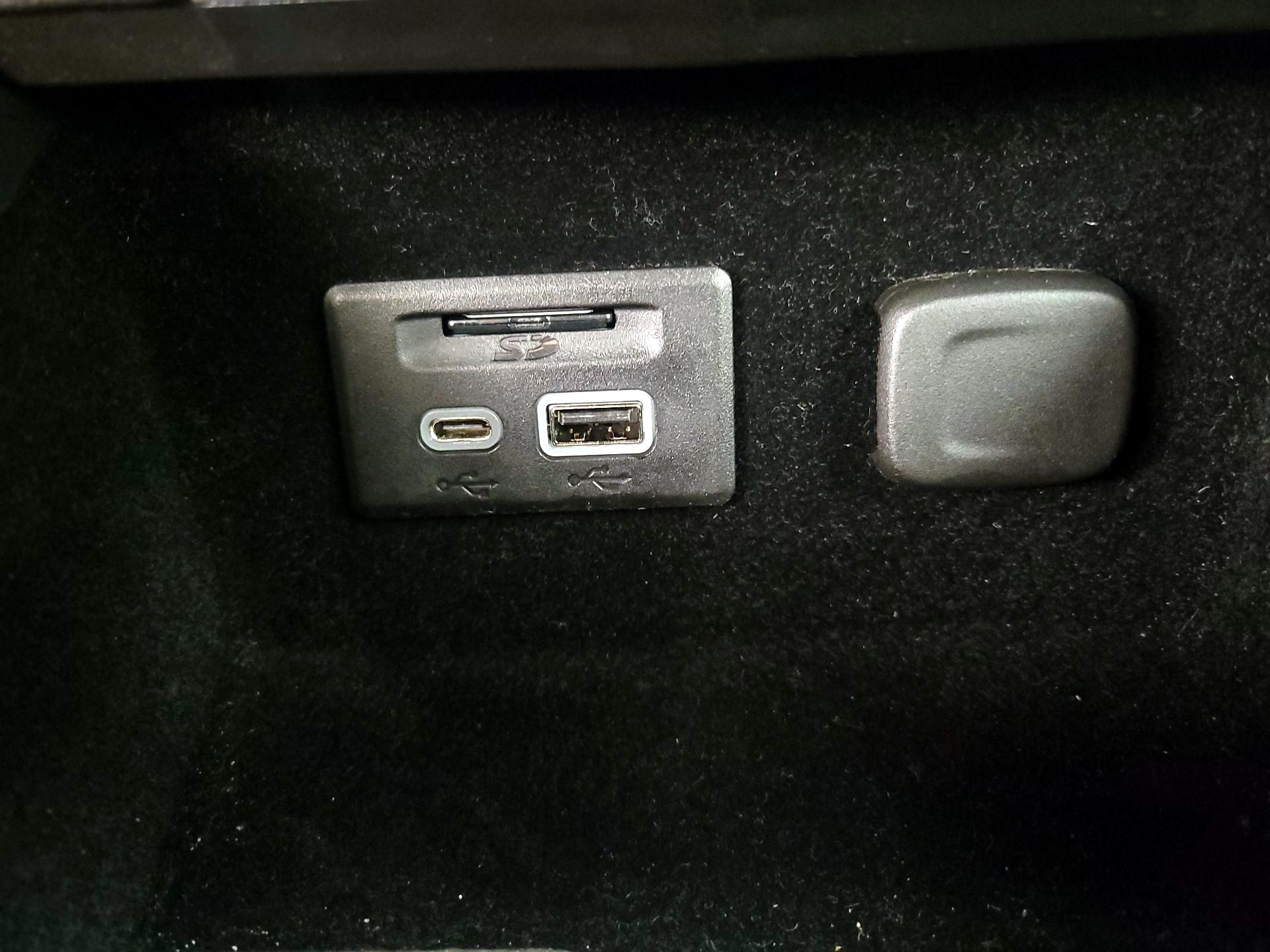 Thumbnail: 2020 Cadillac XT4 - 19