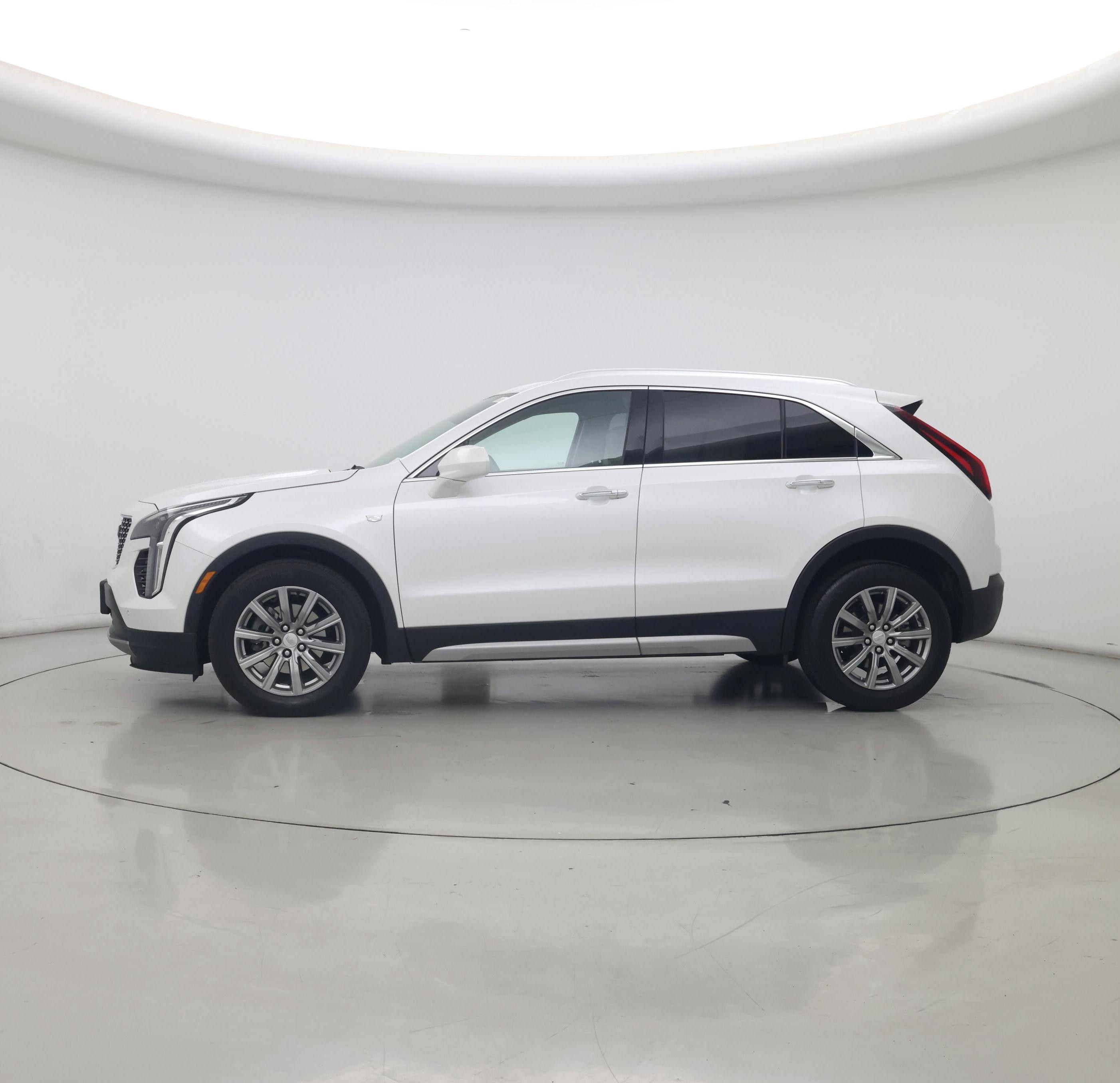 Thumbnail: 2020 Cadillac XT4 - 3