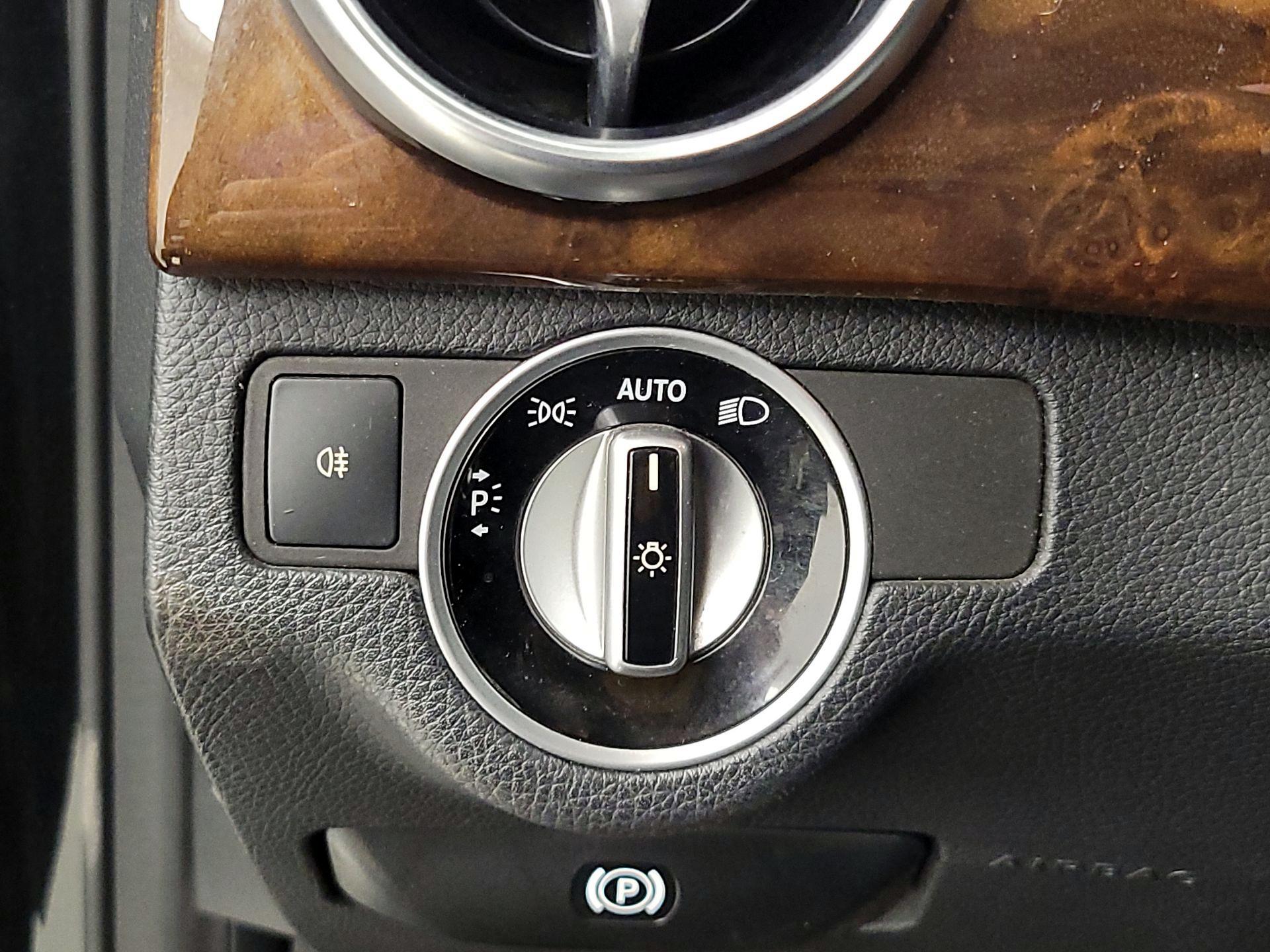 Thumbnail: 2015 Mercedes-Benz GLK - 13