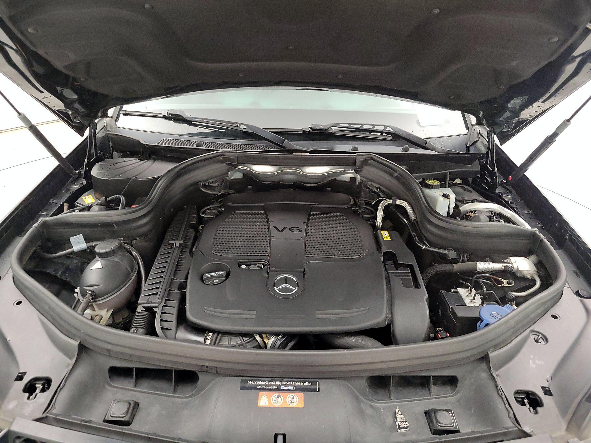 Thumbnail: 2015 Mercedes-Benz GLK - 20