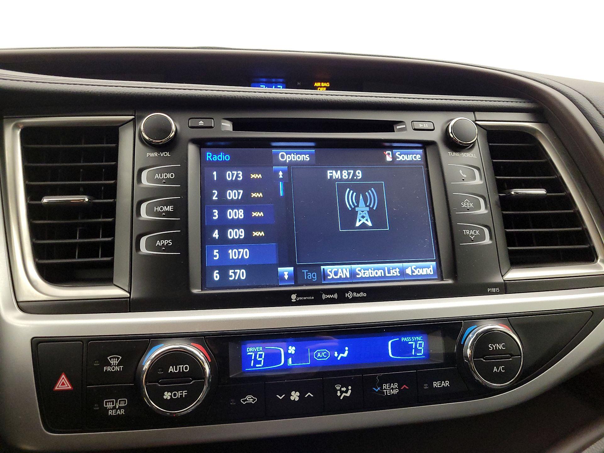 Thumbnail: 2019 Toyota Highlander - 15