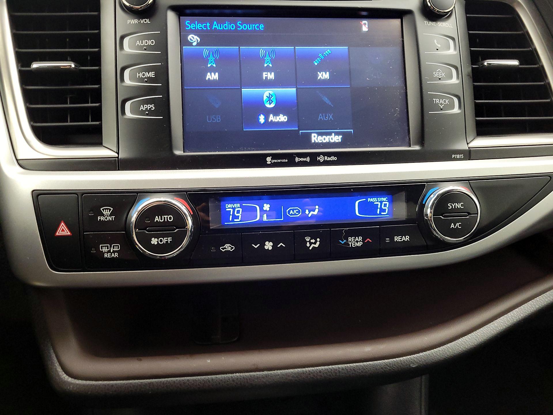 Thumbnail: 2019 Toyota Highlander - 16