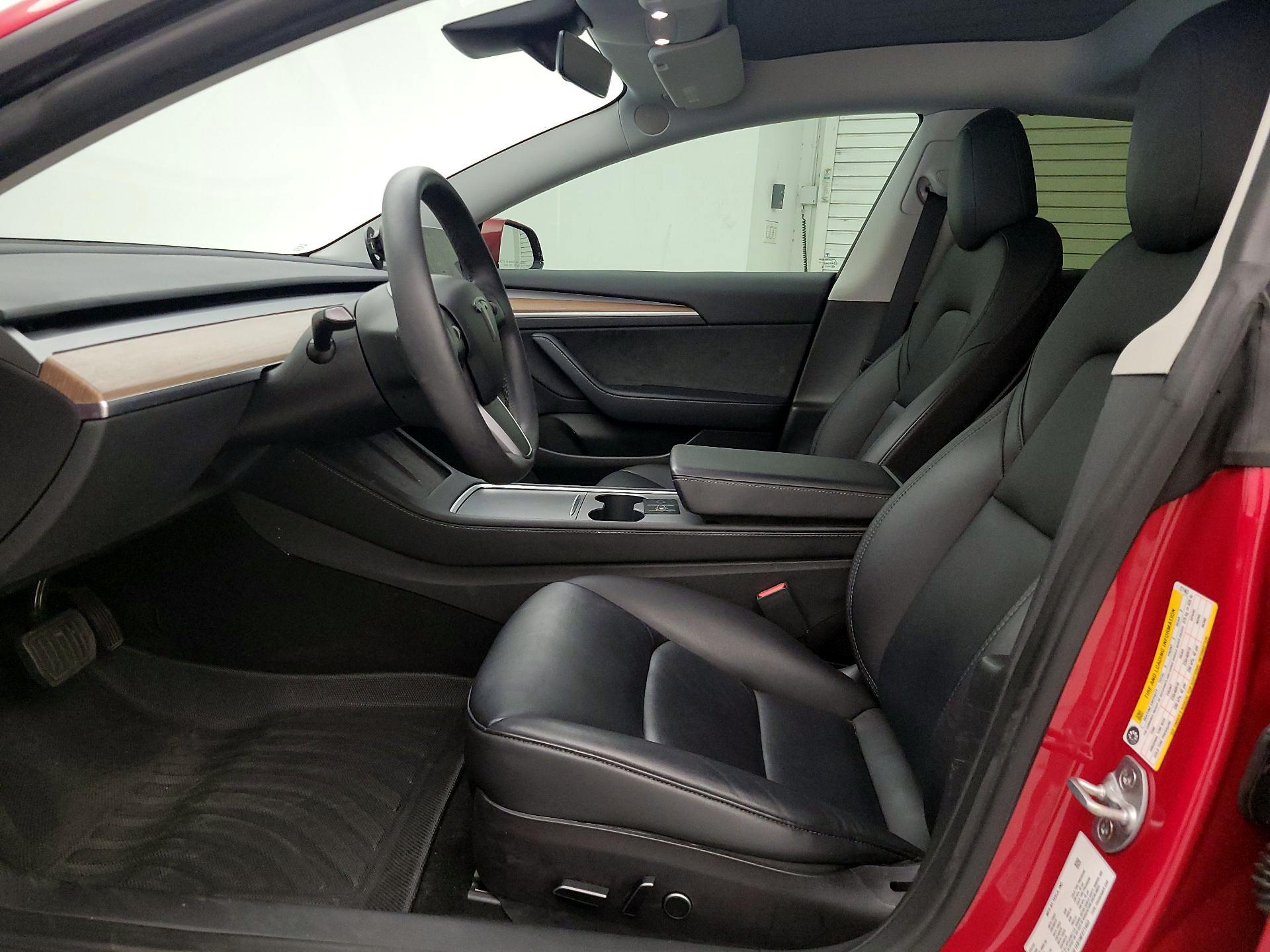 Thumbnail: 2022 Tesla Model 3 - 11