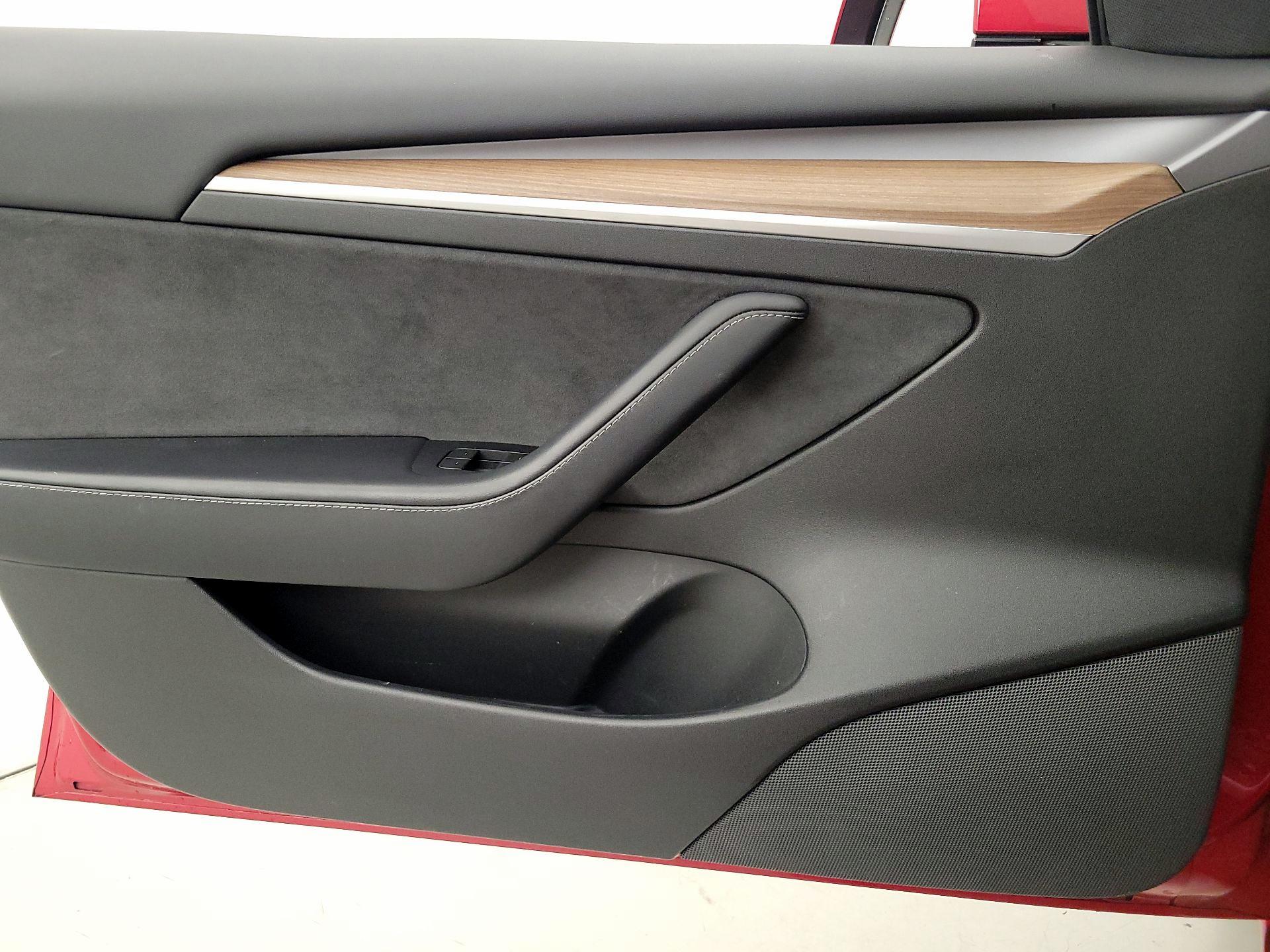 Thumbnail: 2022 Tesla Model 3 - 12