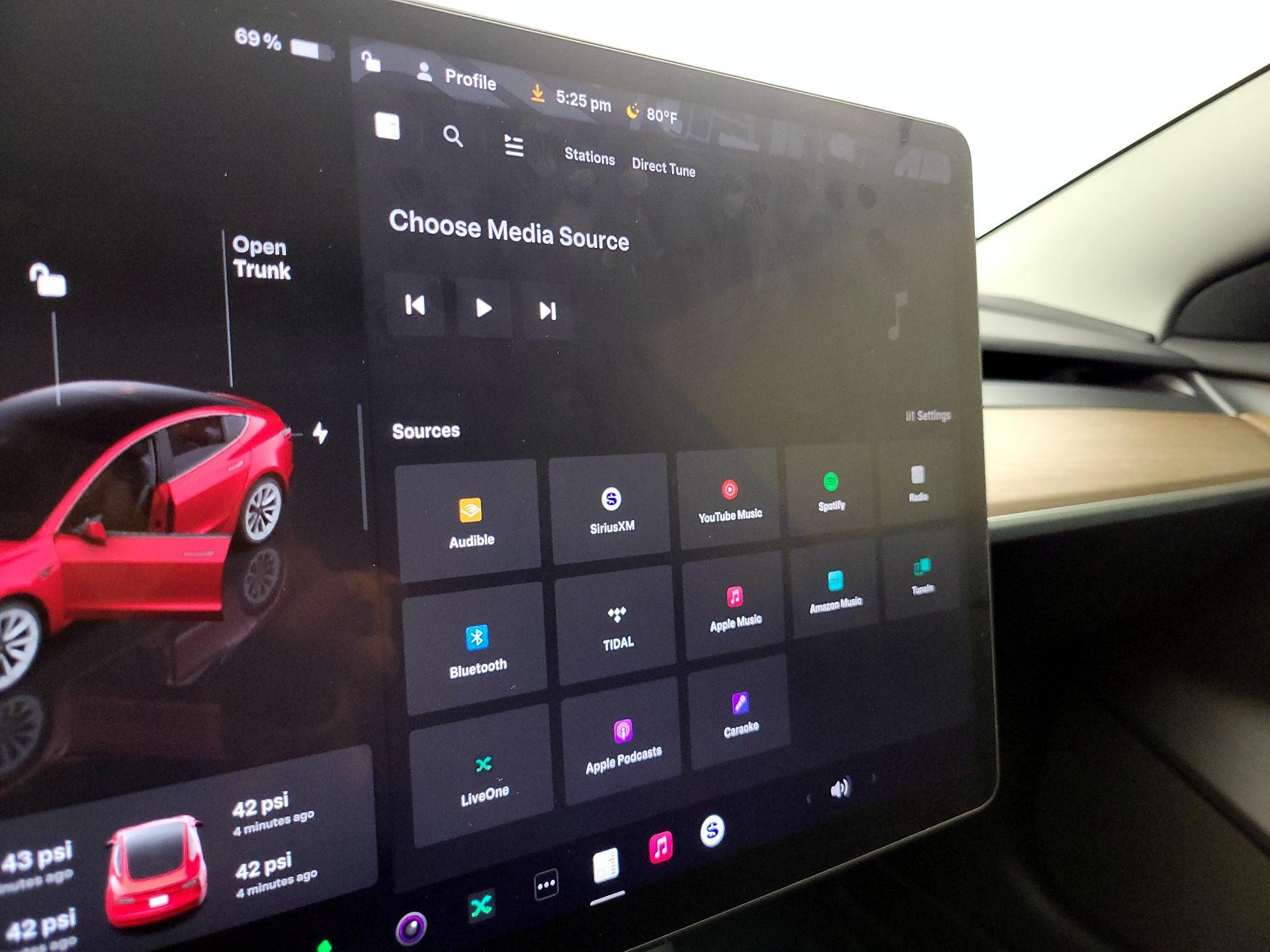 Thumbnail: 2022 Tesla Model 3 - 14