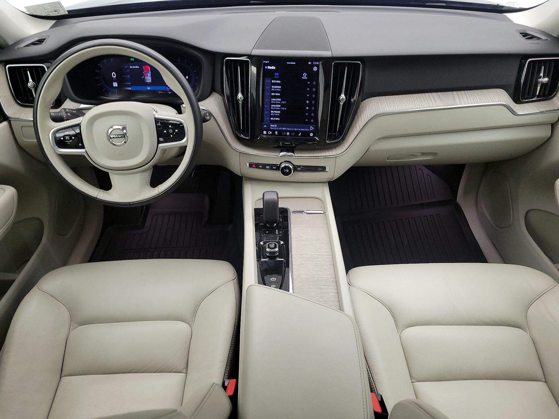 Thumbnail: 2023 Volvo XC60 - 9