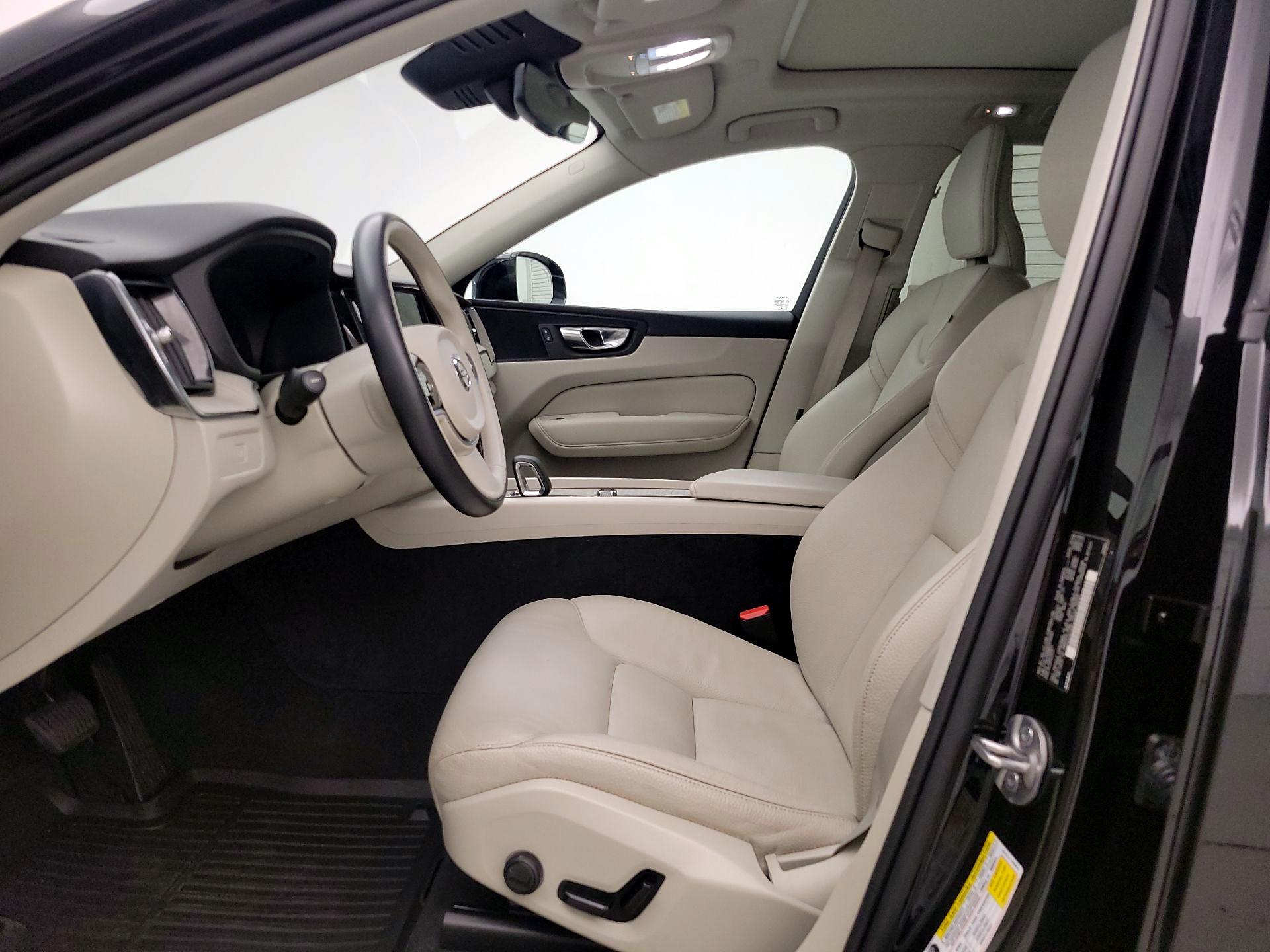 Thumbnail: 2023 Volvo XC60 - 11