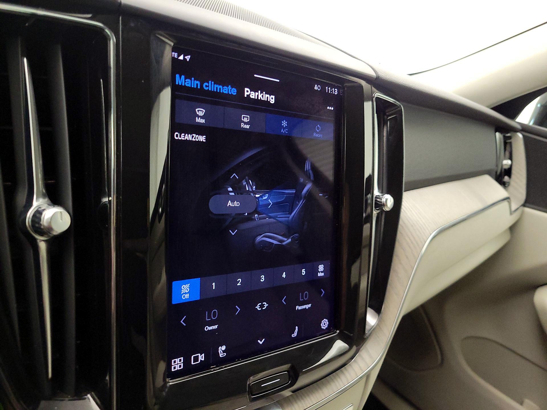 Thumbnail: 2023 Volvo XC60 - 16