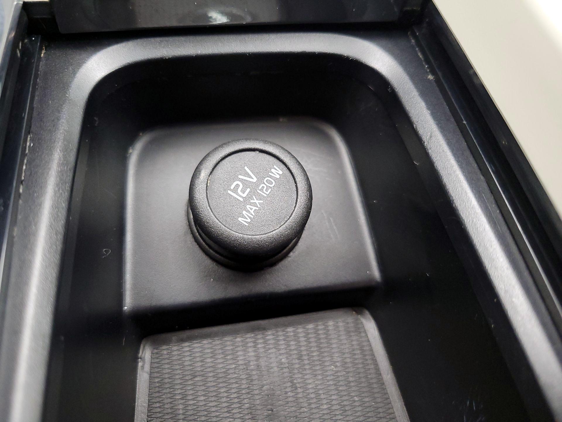 Thumbnail: 2023 Volvo XC60 - 18