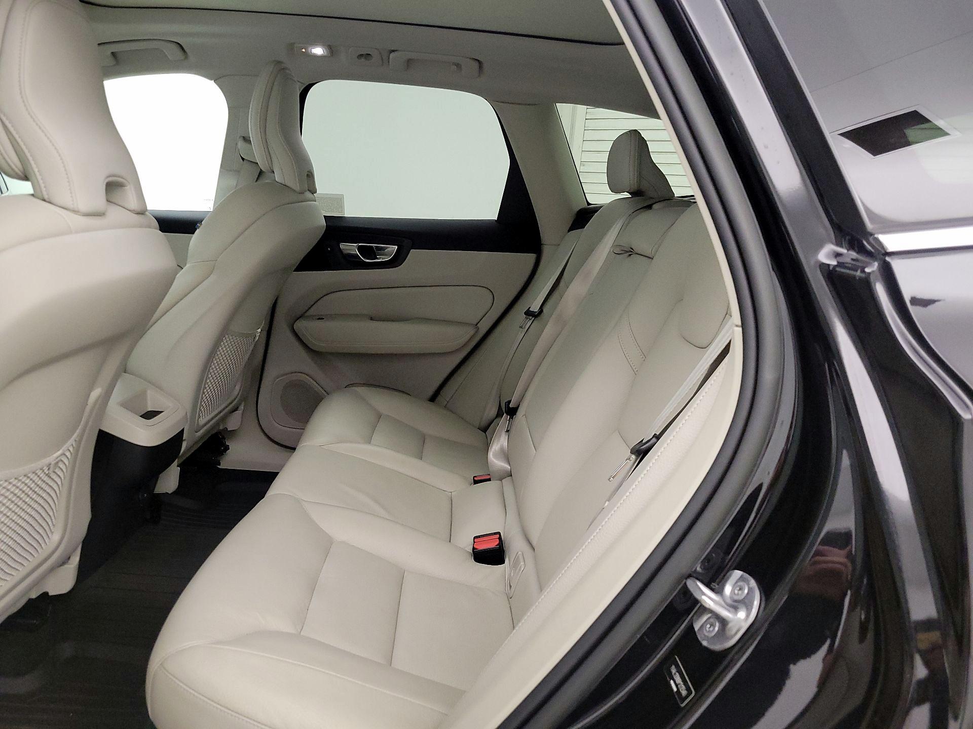 Thumbnail: 2023 Volvo XC60 - 19