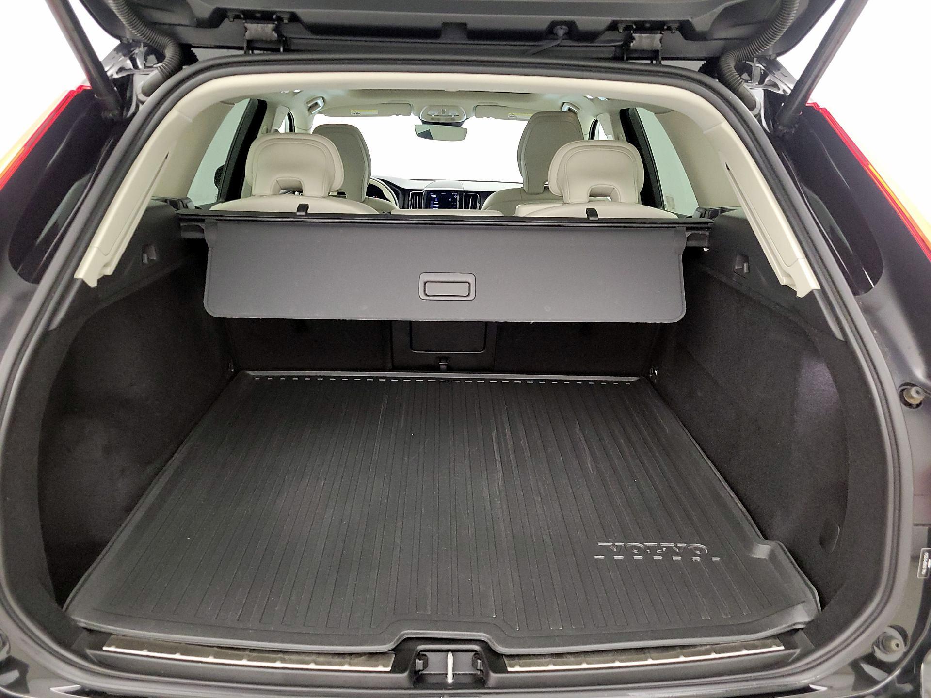 Thumbnail: 2023 Volvo XC60 - 20