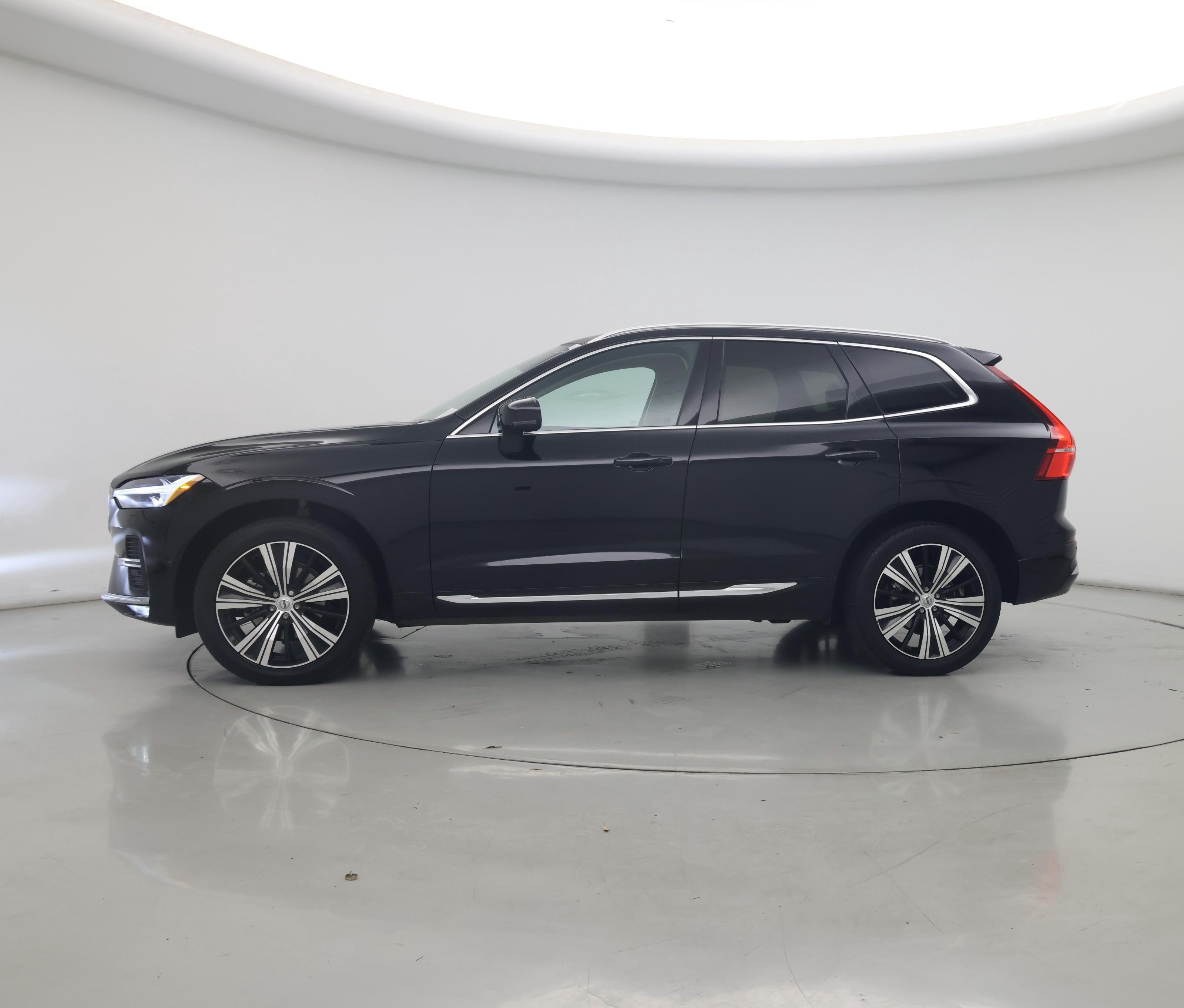 Thumbnail: 2023 Volvo XC60 - 3