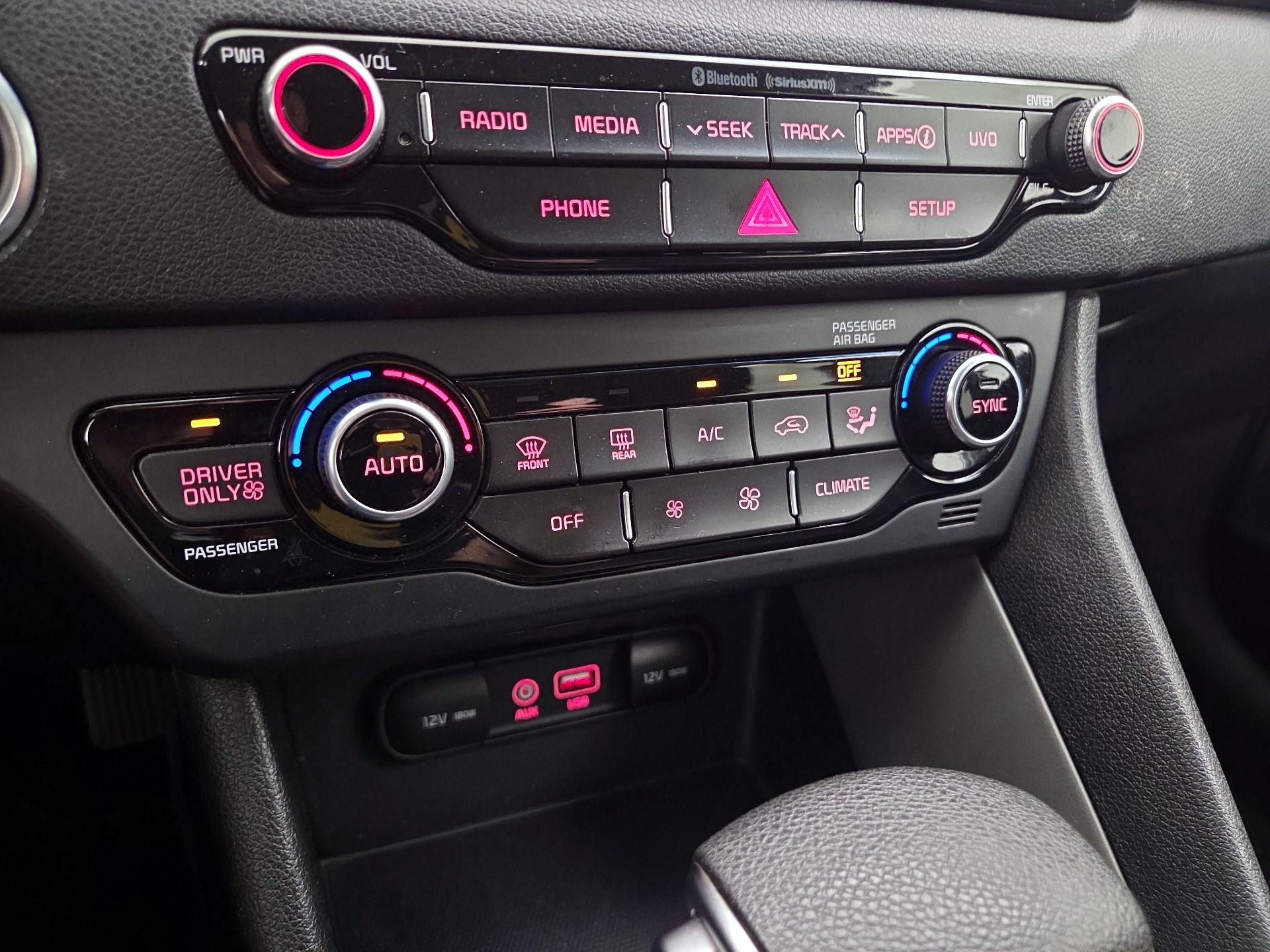 Thumbnail: 2019 Kia Niro - 16