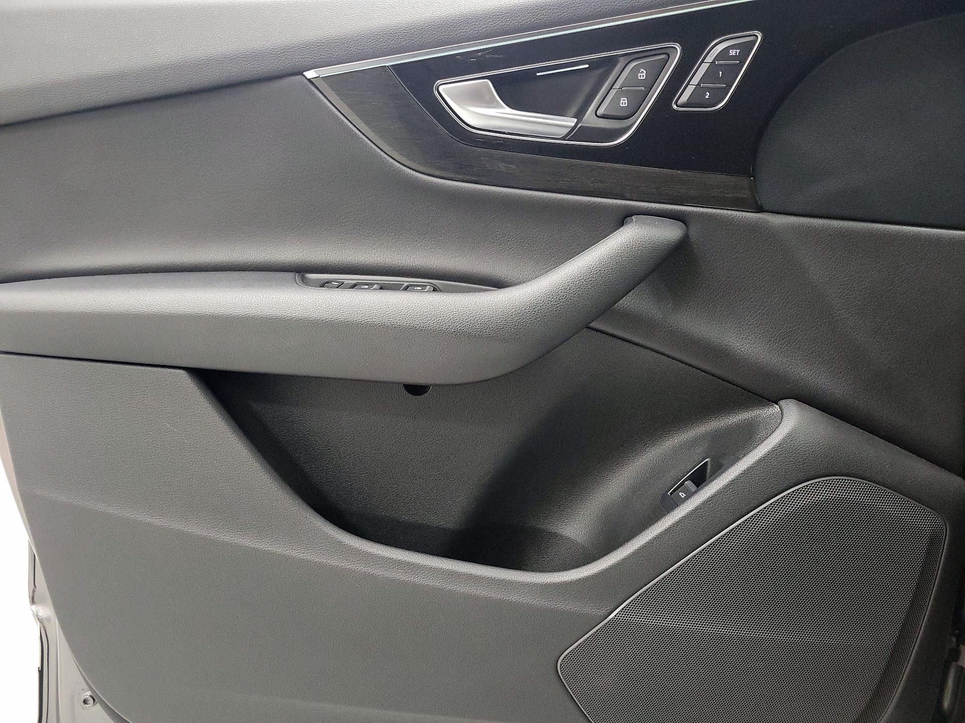 Thumbnail: 2017 Audi Q7 - 12