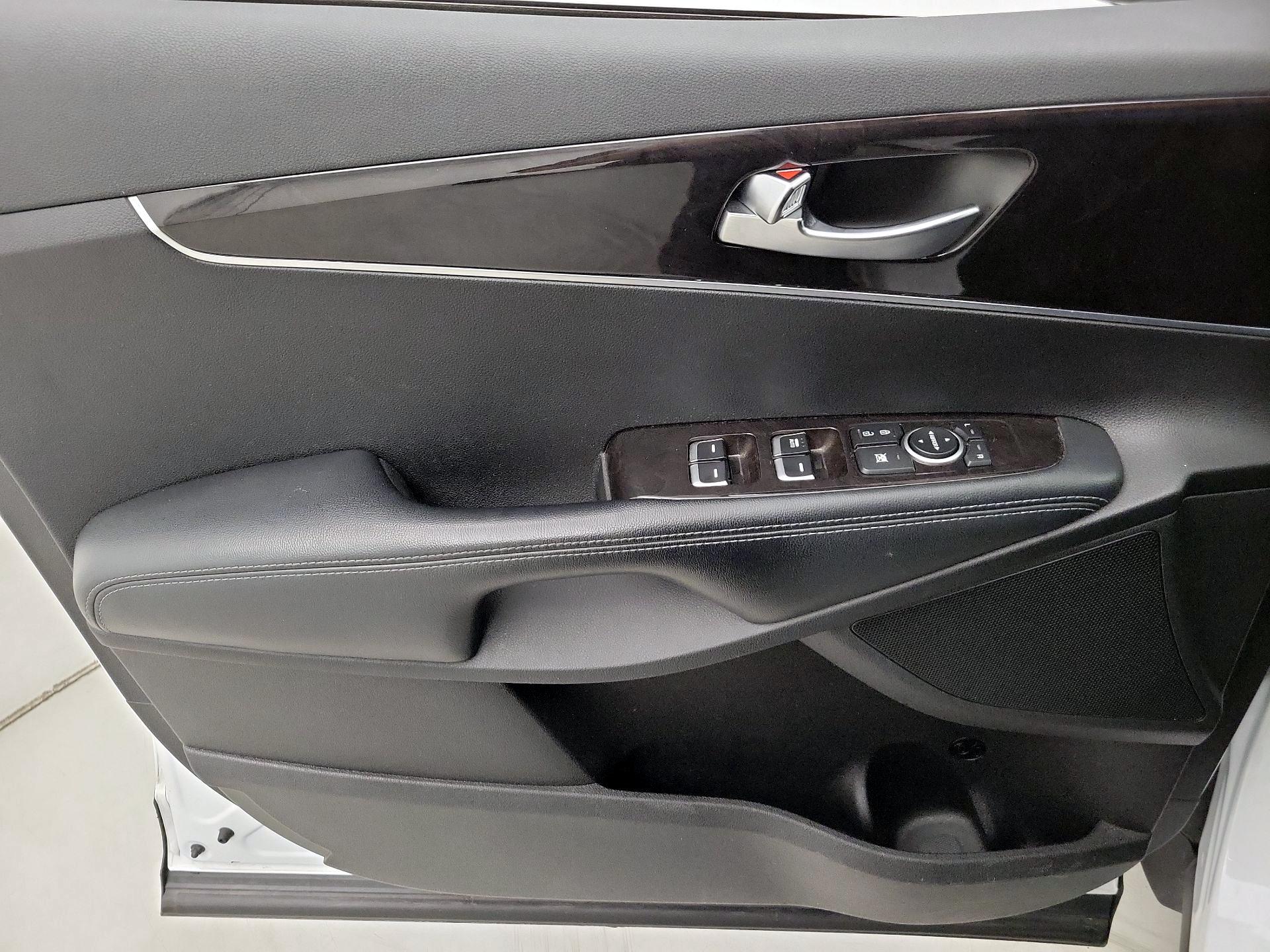 Thumbnail: 2018 Kia Sorento - 12