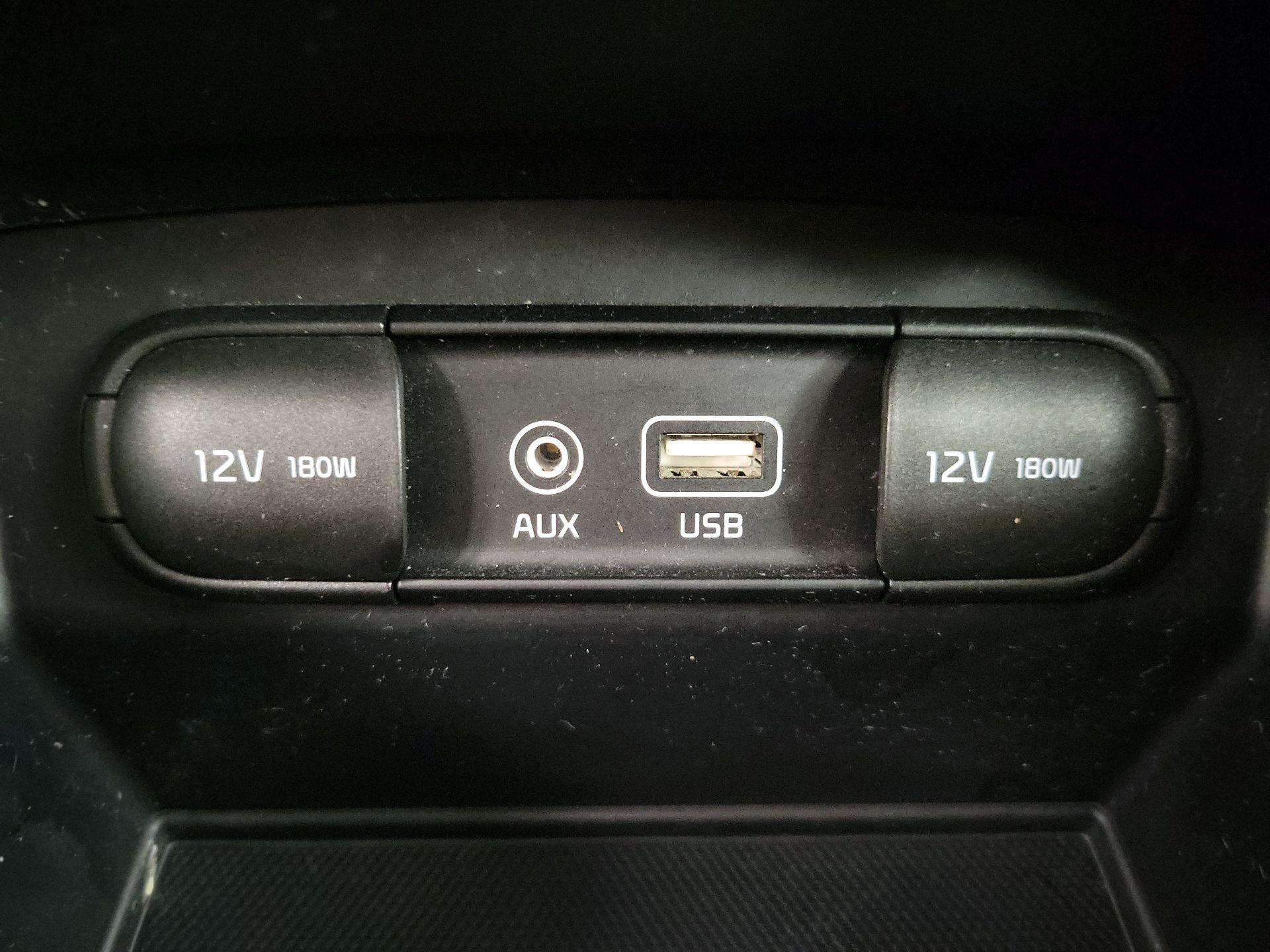 Thumbnail: 2018 Kia Sorento - 18