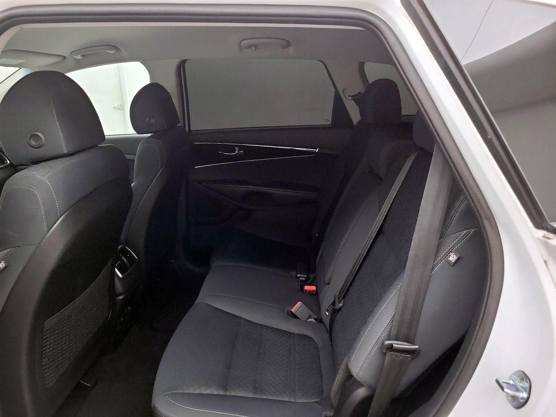 Thumbnail: 2018 Kia Sorento - 19