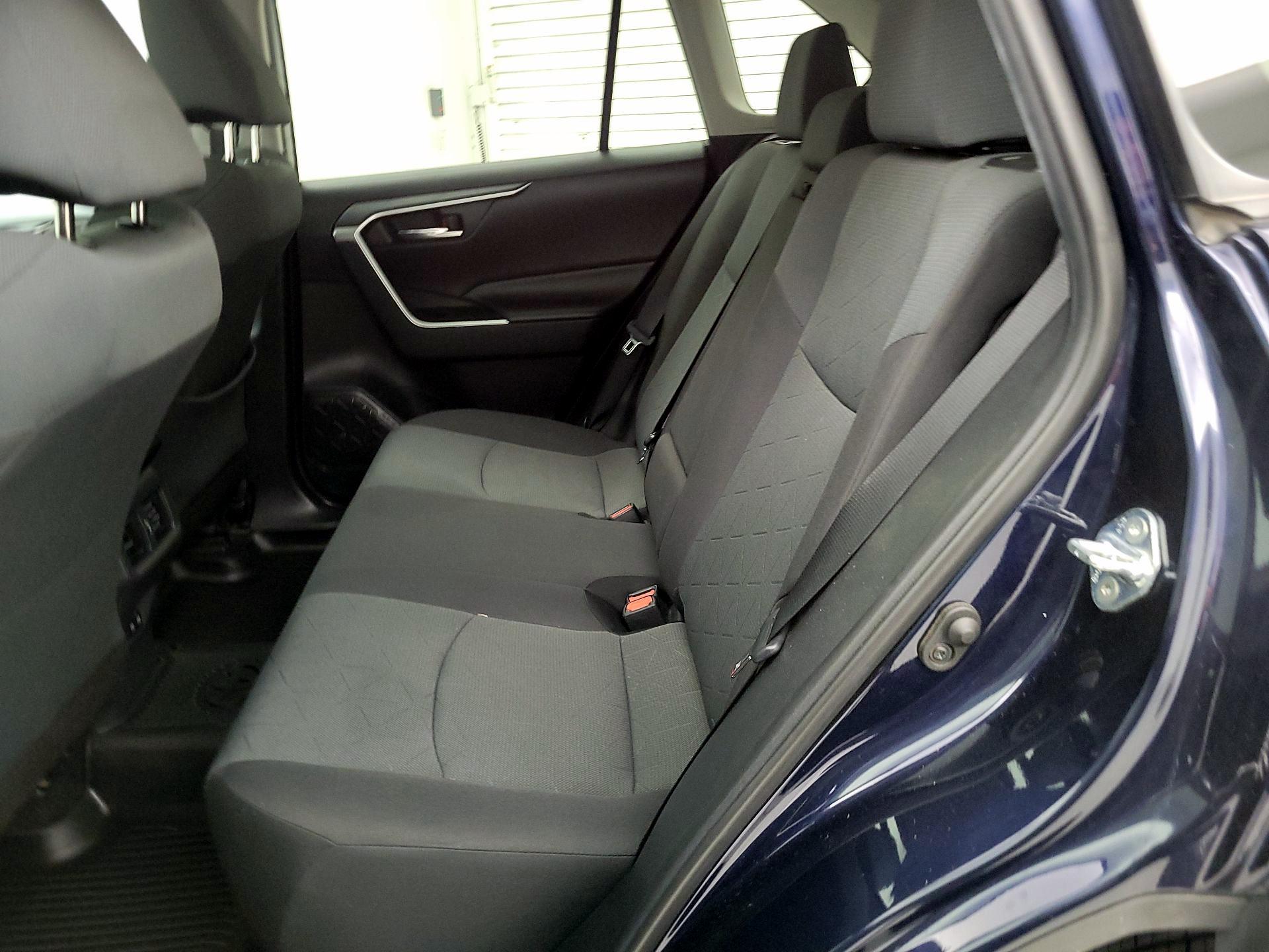 Thumbnail: 2019 Toyota RAV4 - 20