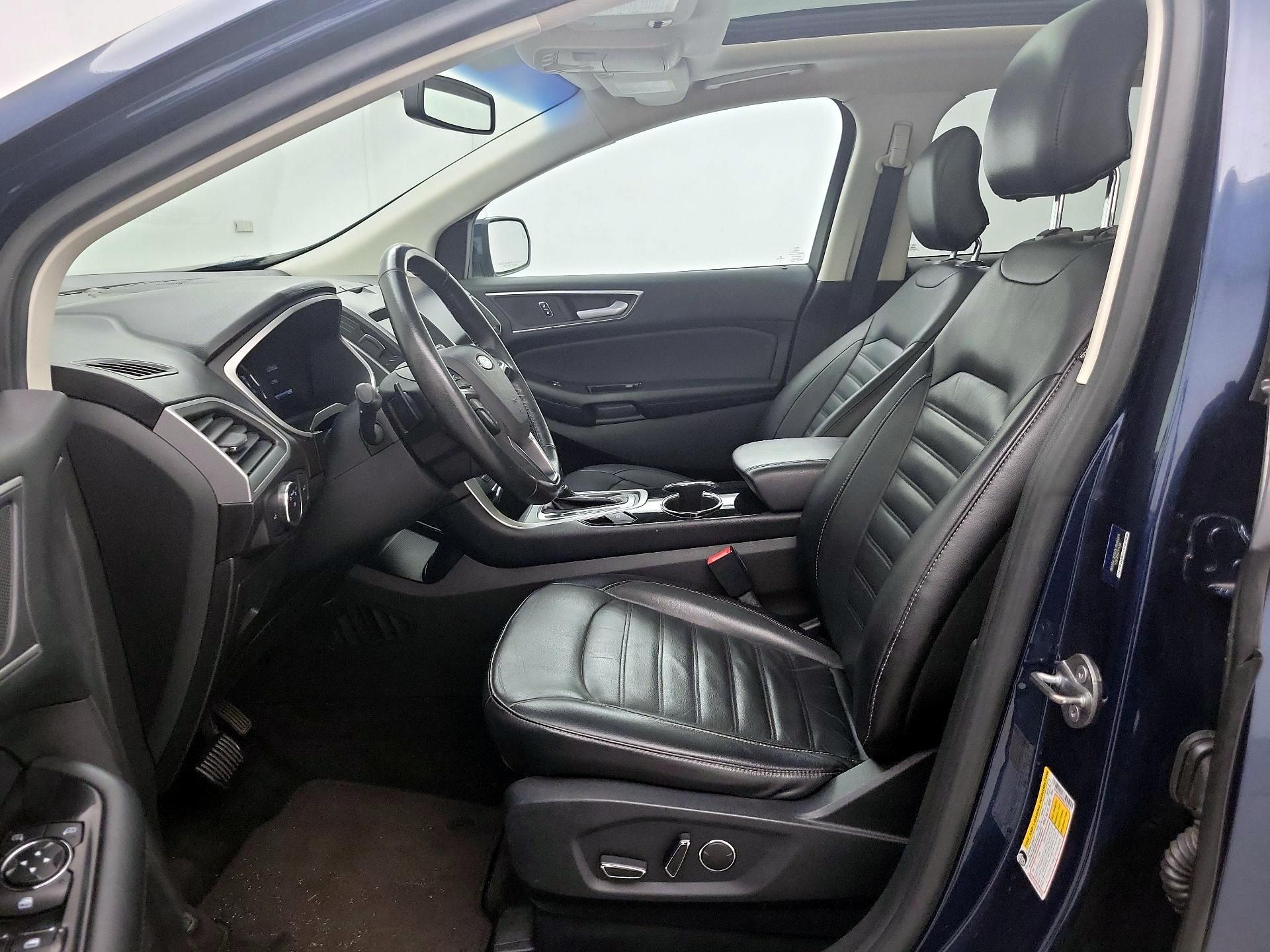 Thumbnail: 2017 Ford Edge - 11