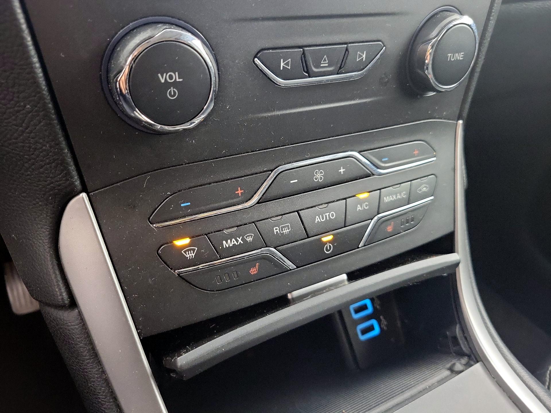 Thumbnail: 2017 Ford Edge - 17