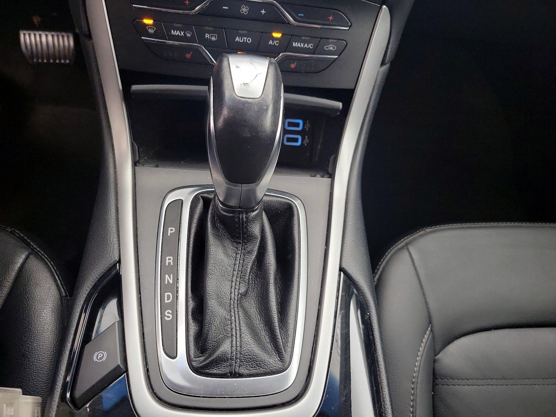 Thumbnail: 2017 Ford Edge - 18