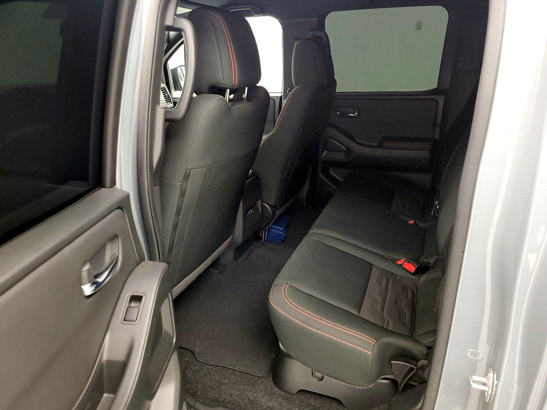 Thumbnail: 2024 Nissan Frontier - 18