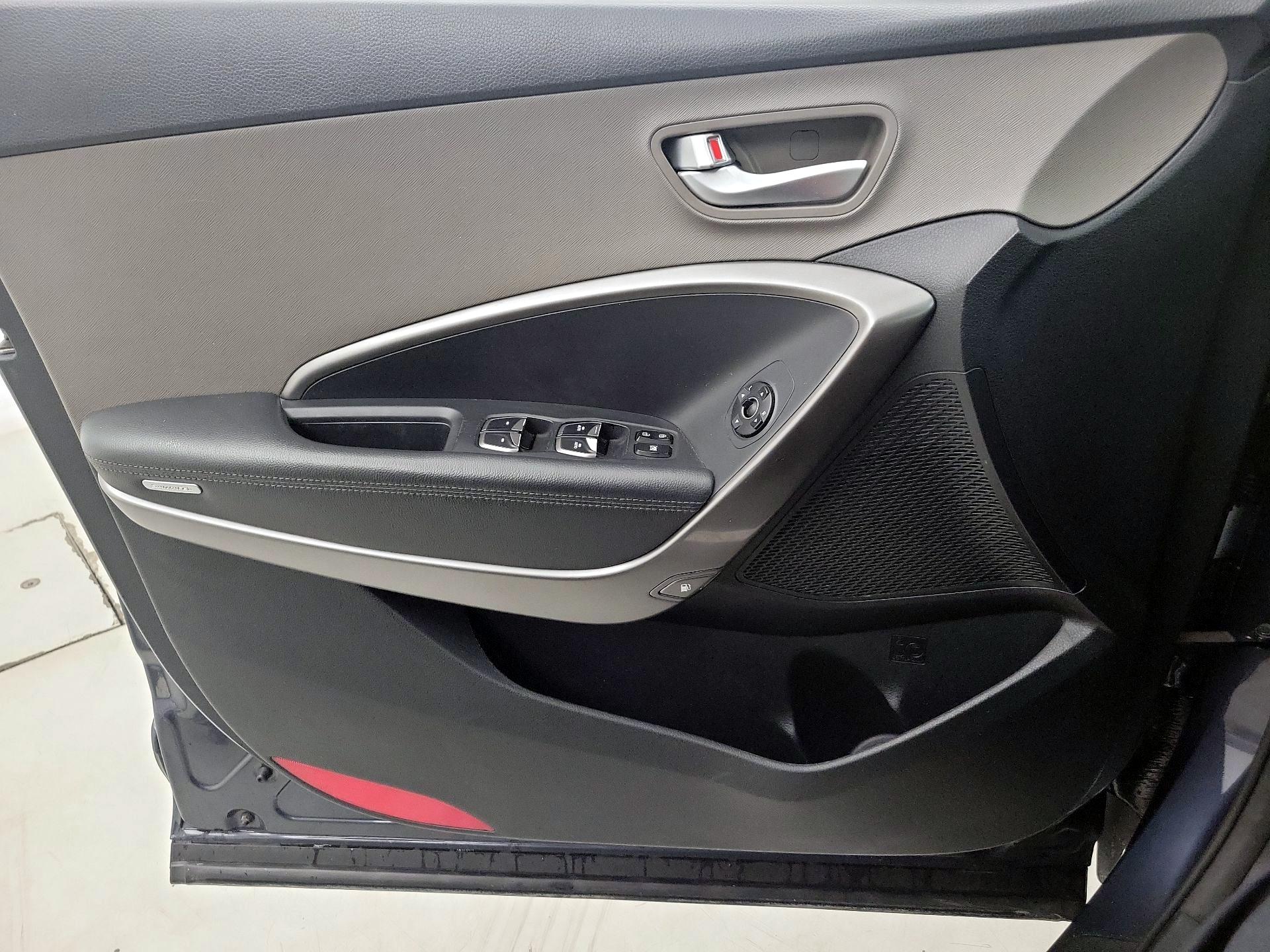 Thumbnail: 2017 Hyundai Santa Fe - 12