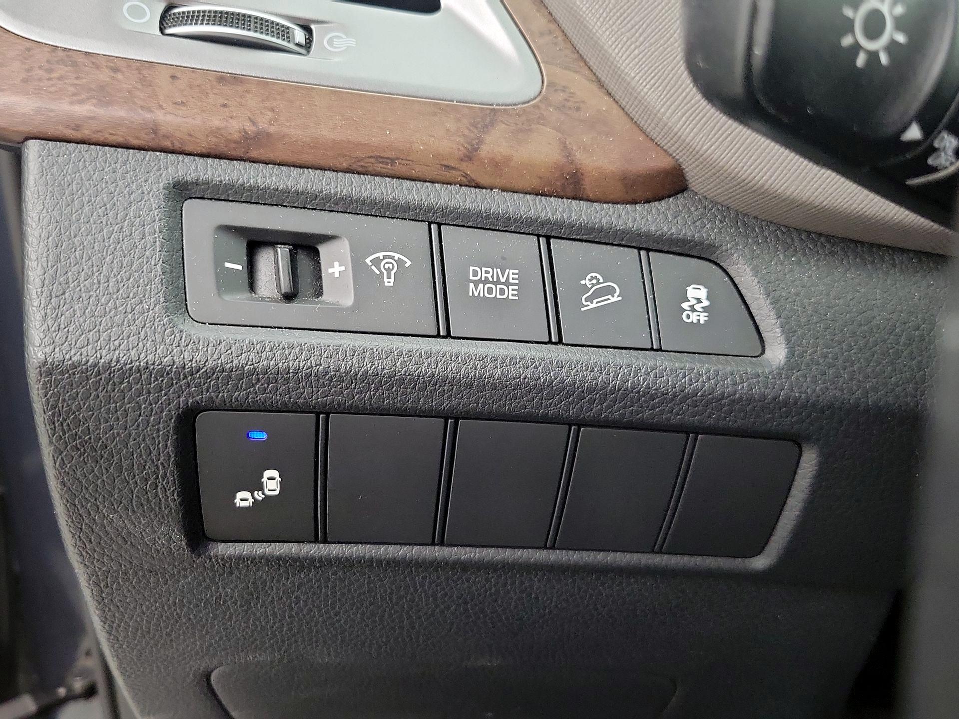 Thumbnail: 2017 Hyundai Santa Fe - 13