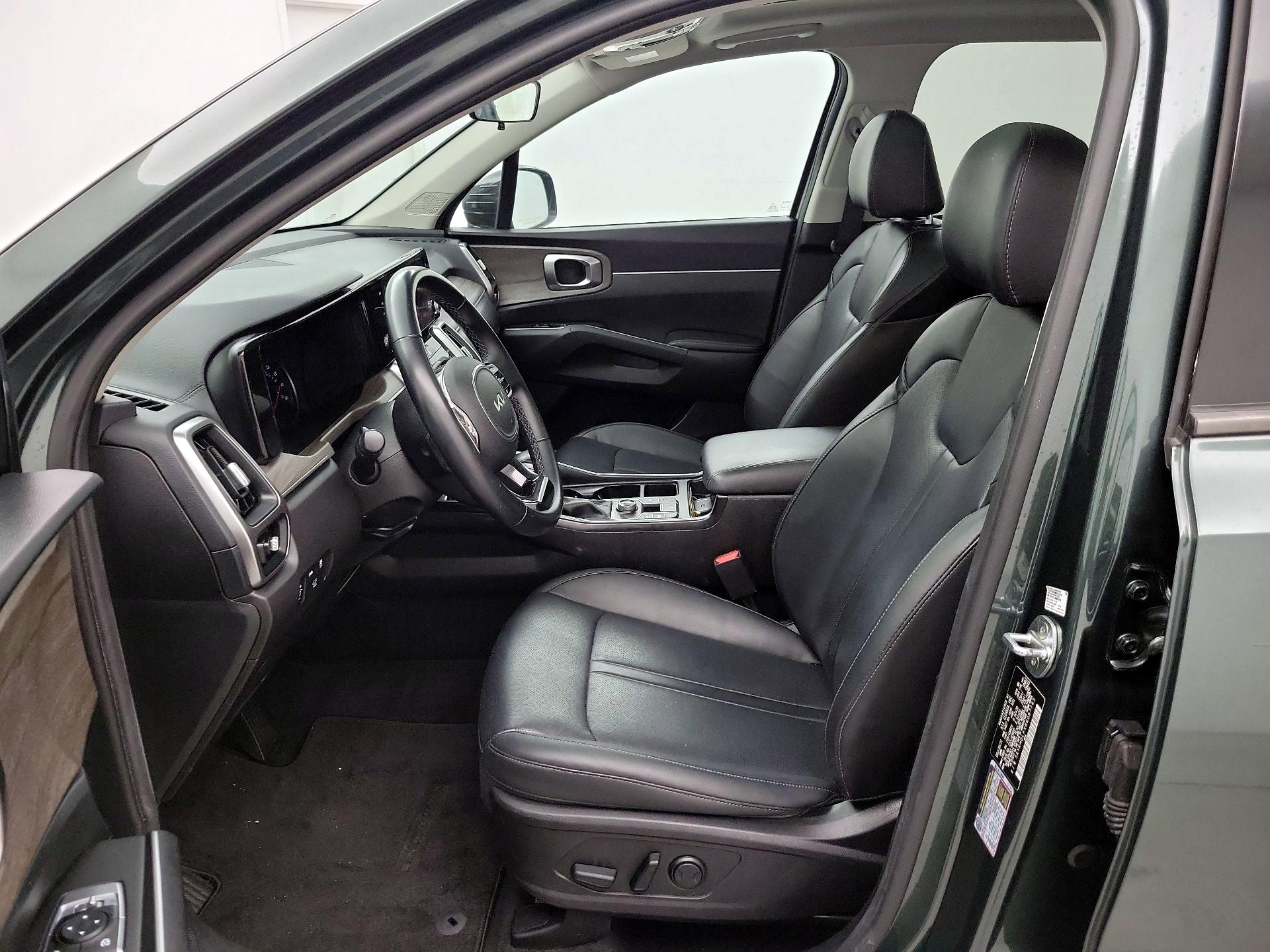 Thumbnail: 2022 Kia Sorento - 11