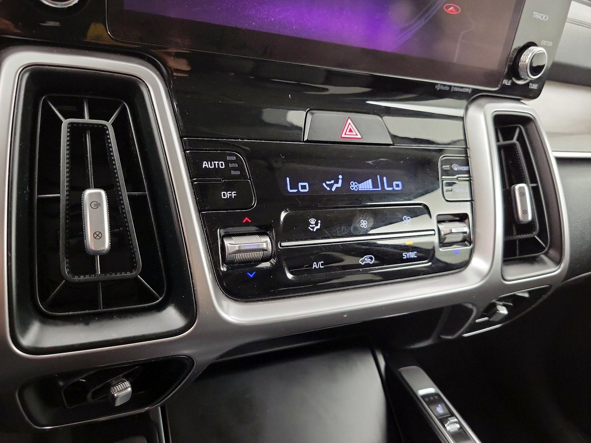 Thumbnail: 2022 Kia Sorento - 17