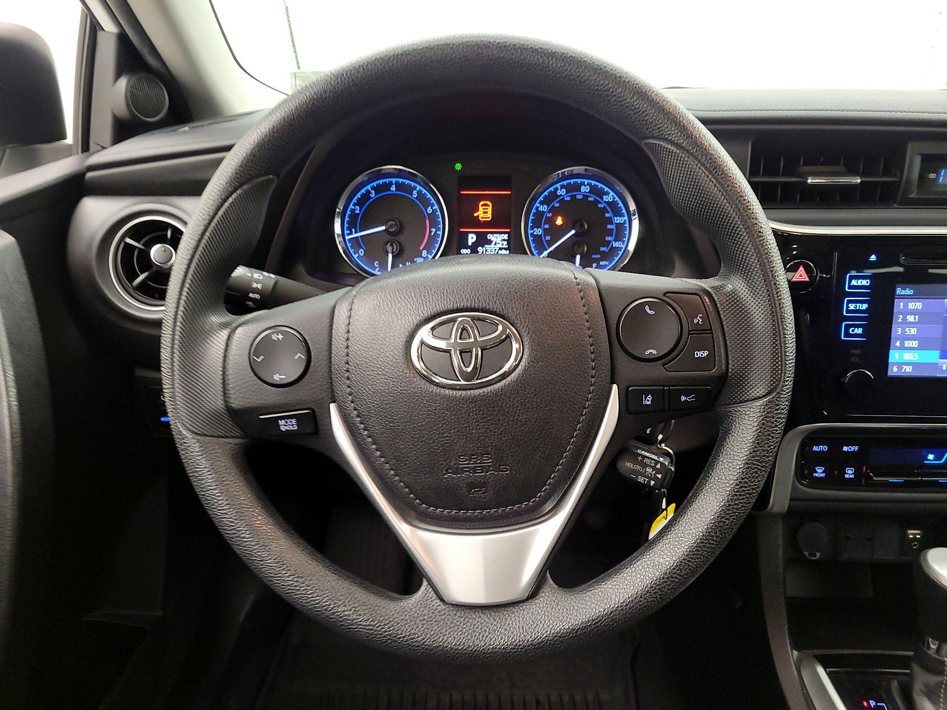 Thumbnail: 2017 Toyota Corolla - 10