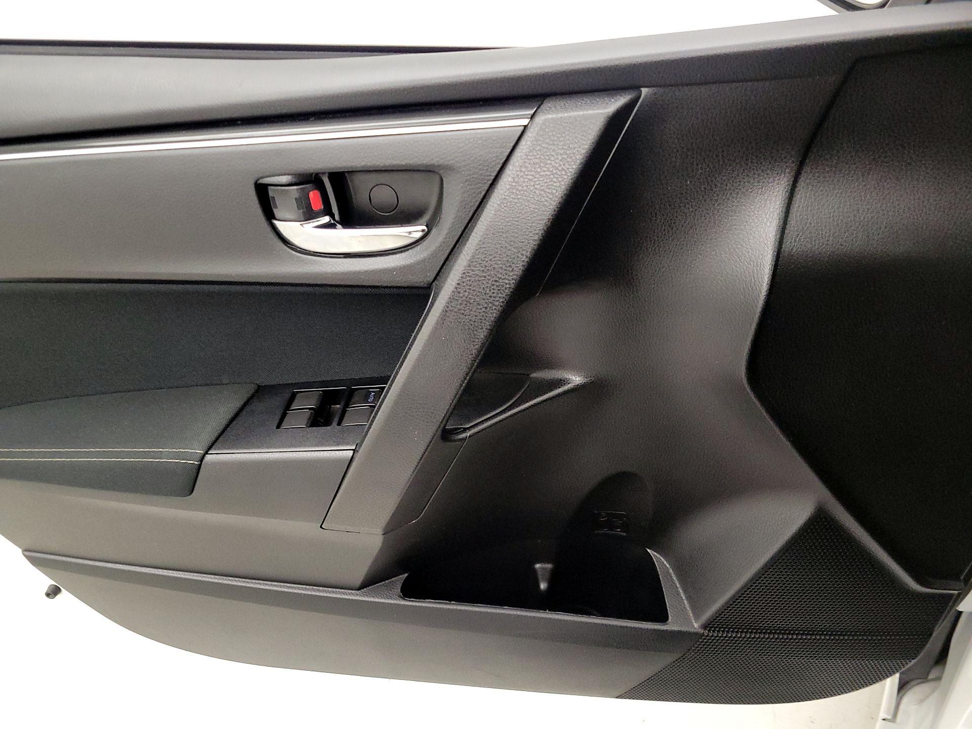 Thumbnail: 2017 Toyota Corolla - 12