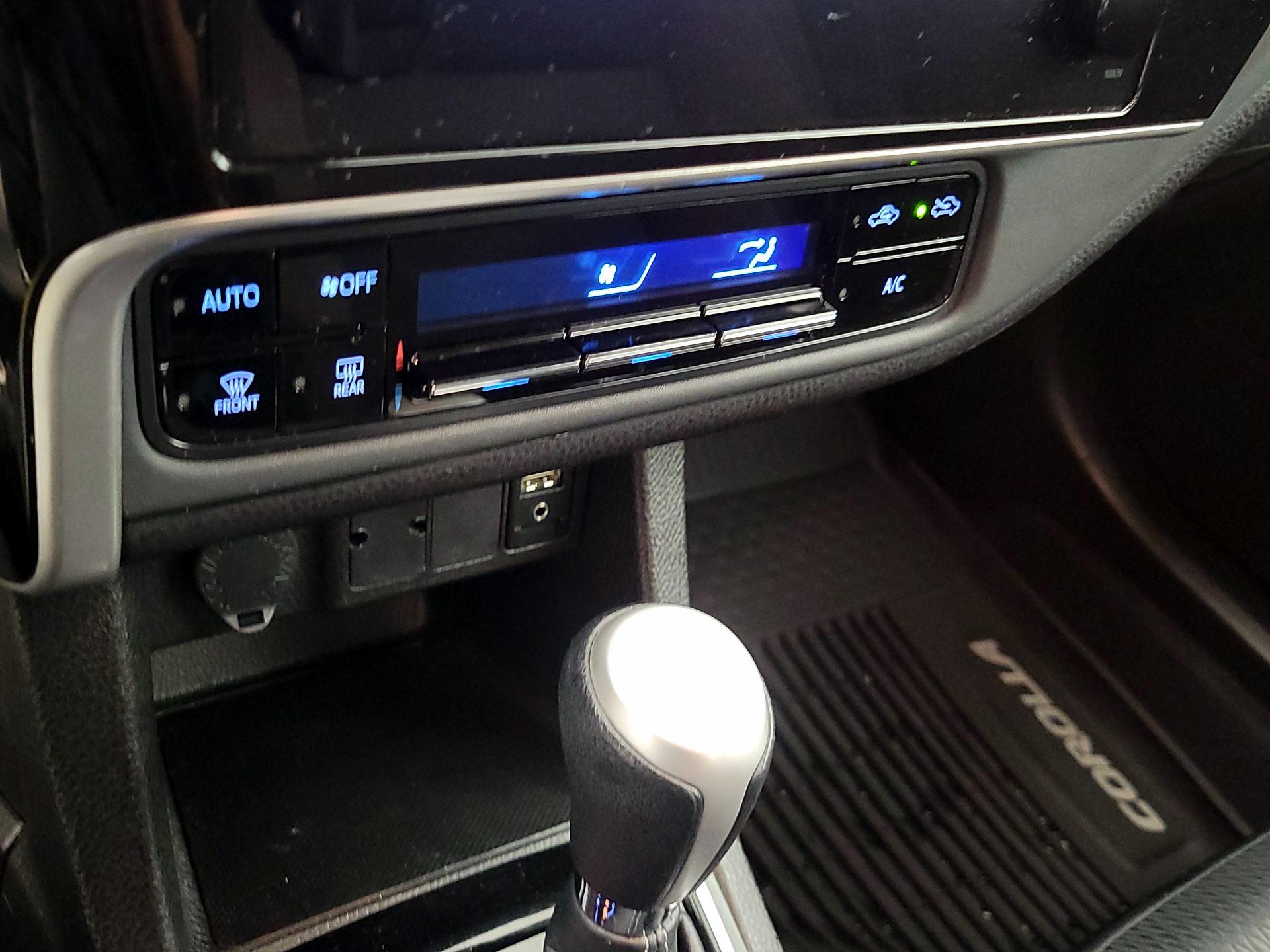 Thumbnail: 2017 Toyota Corolla - 16