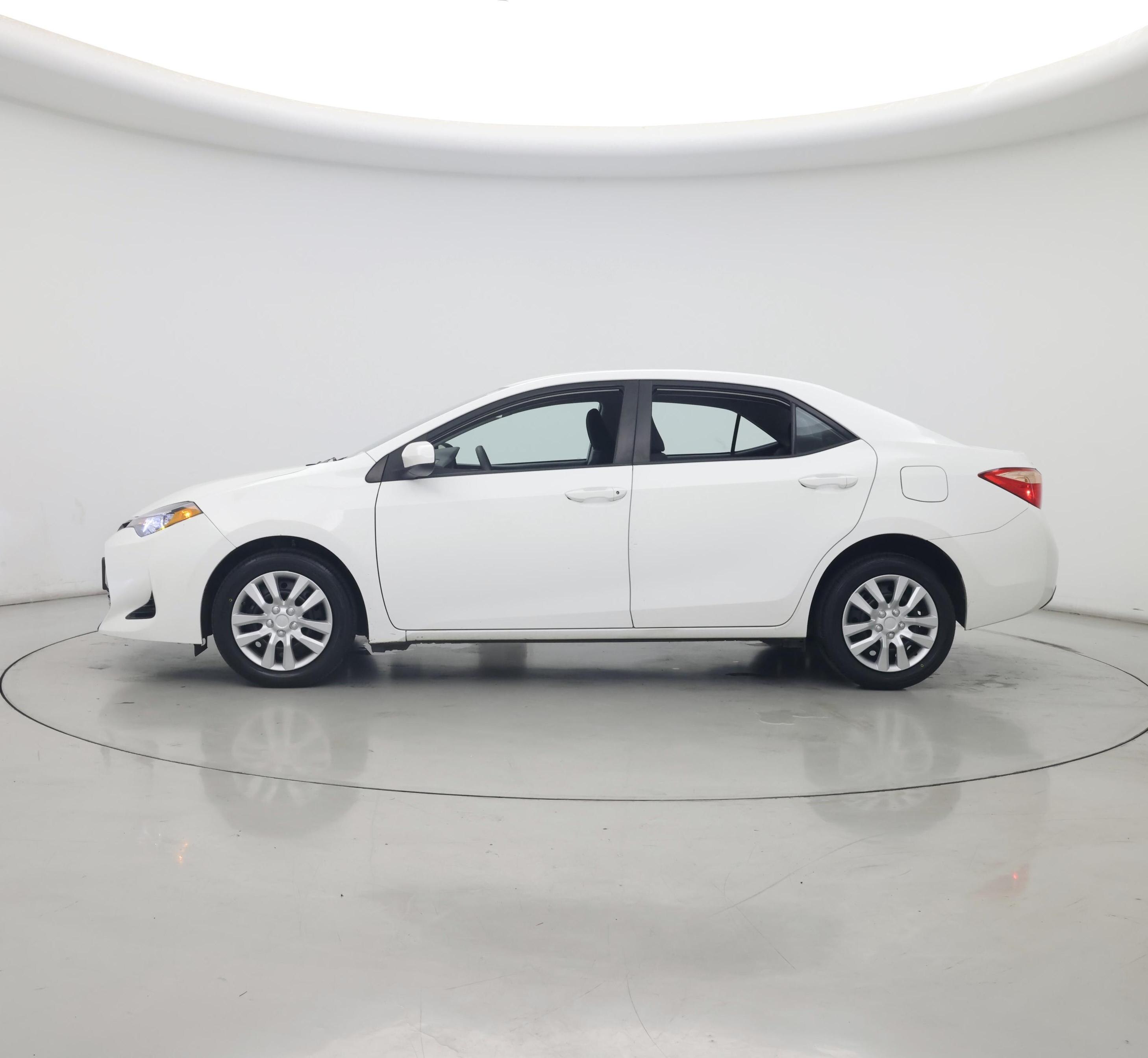 Thumbnail: 2017 Toyota Corolla - 3