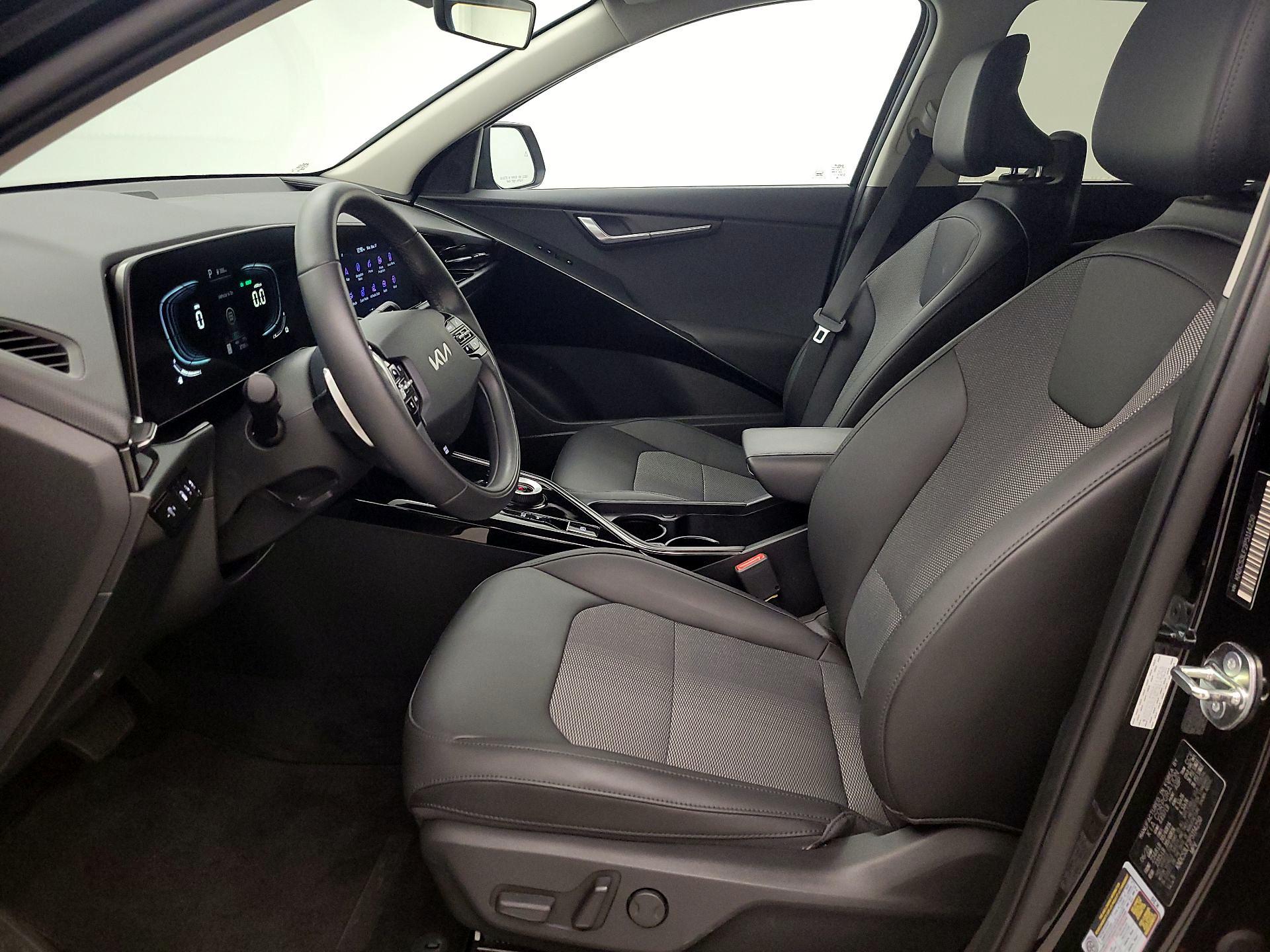 Thumbnail: 2023 Kia Niro - 11