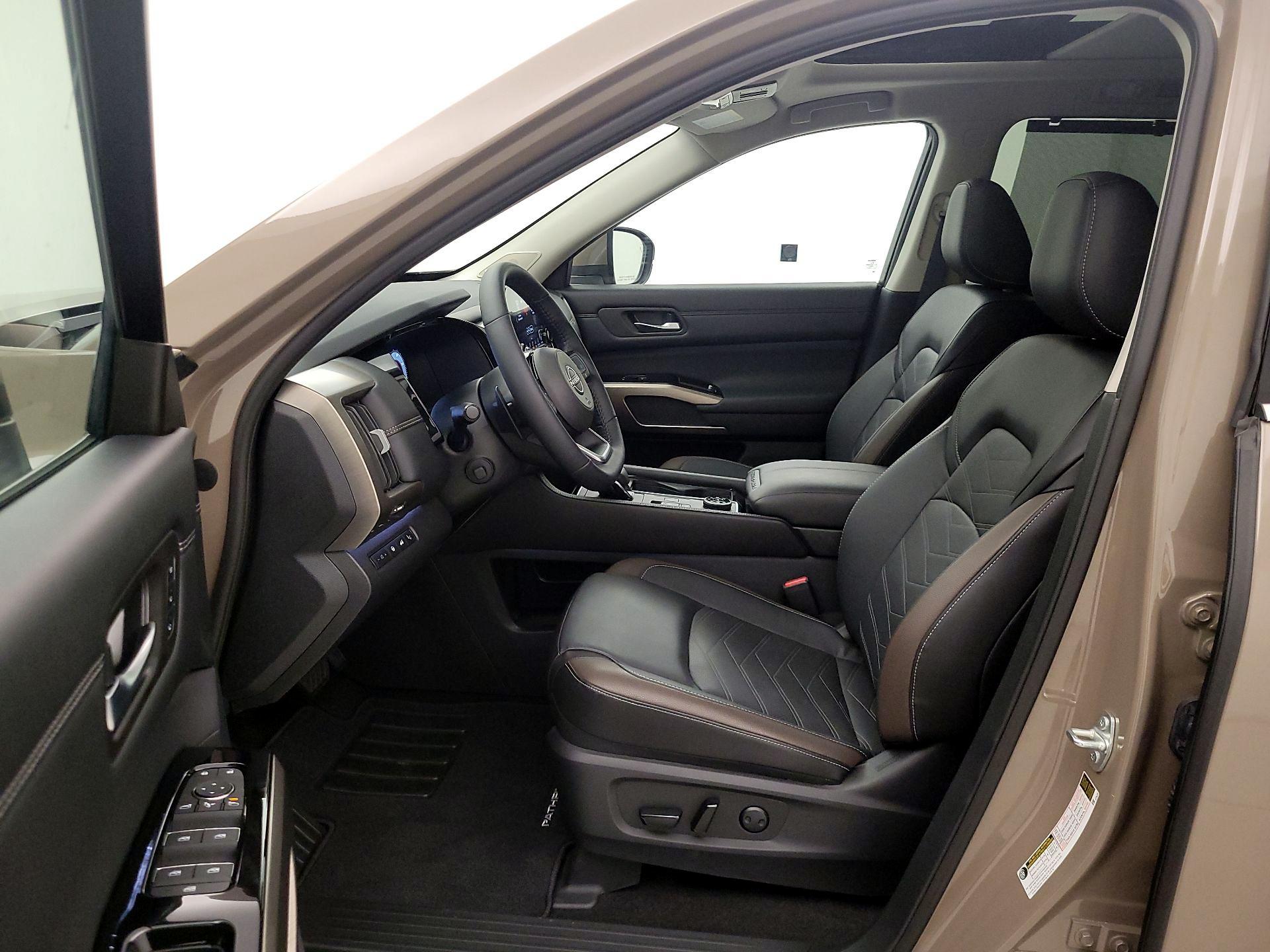 Thumbnail: 2024 Nissan Pathfinder - 11