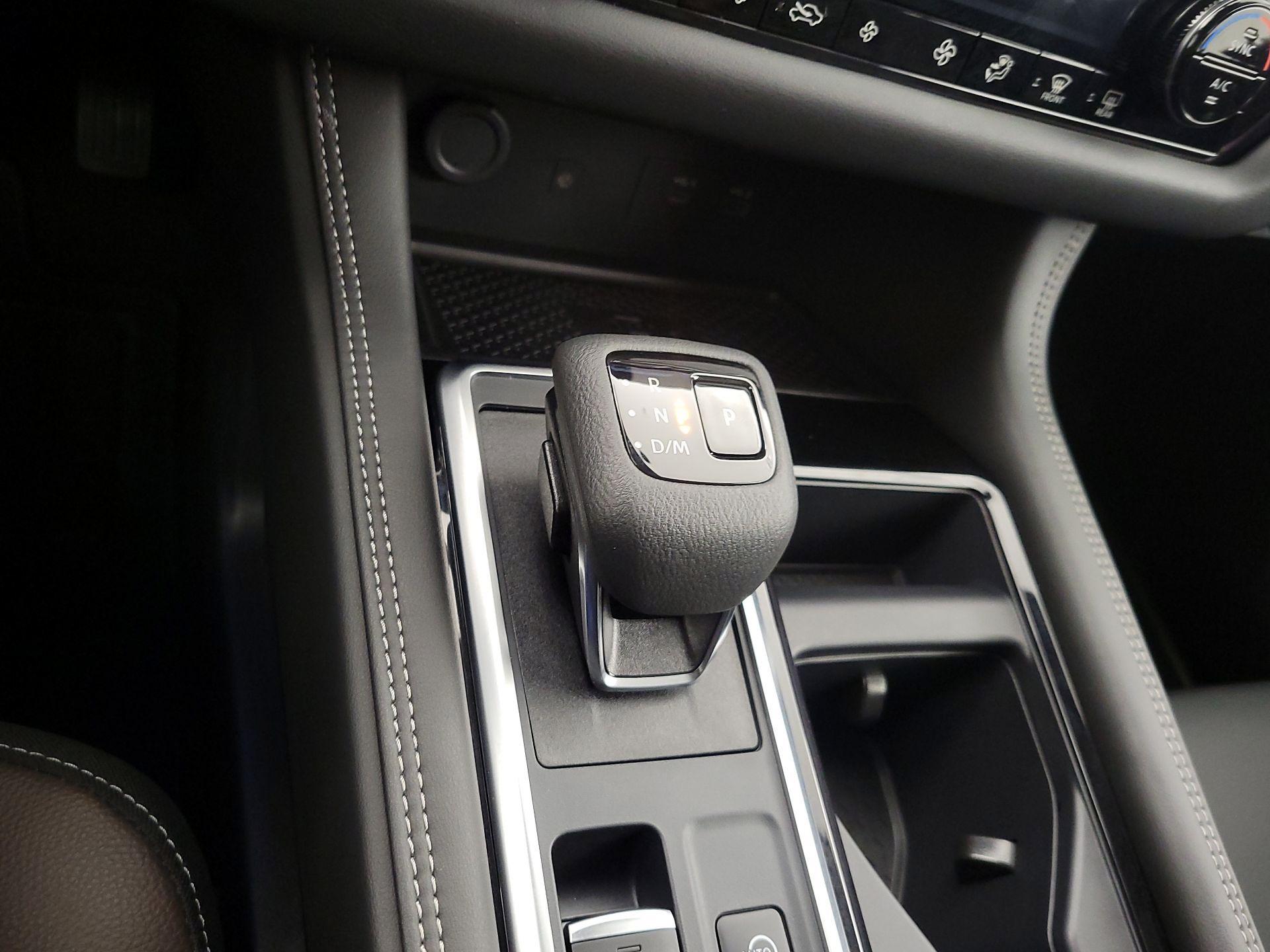 Thumbnail: 2024 Nissan Pathfinder - 18