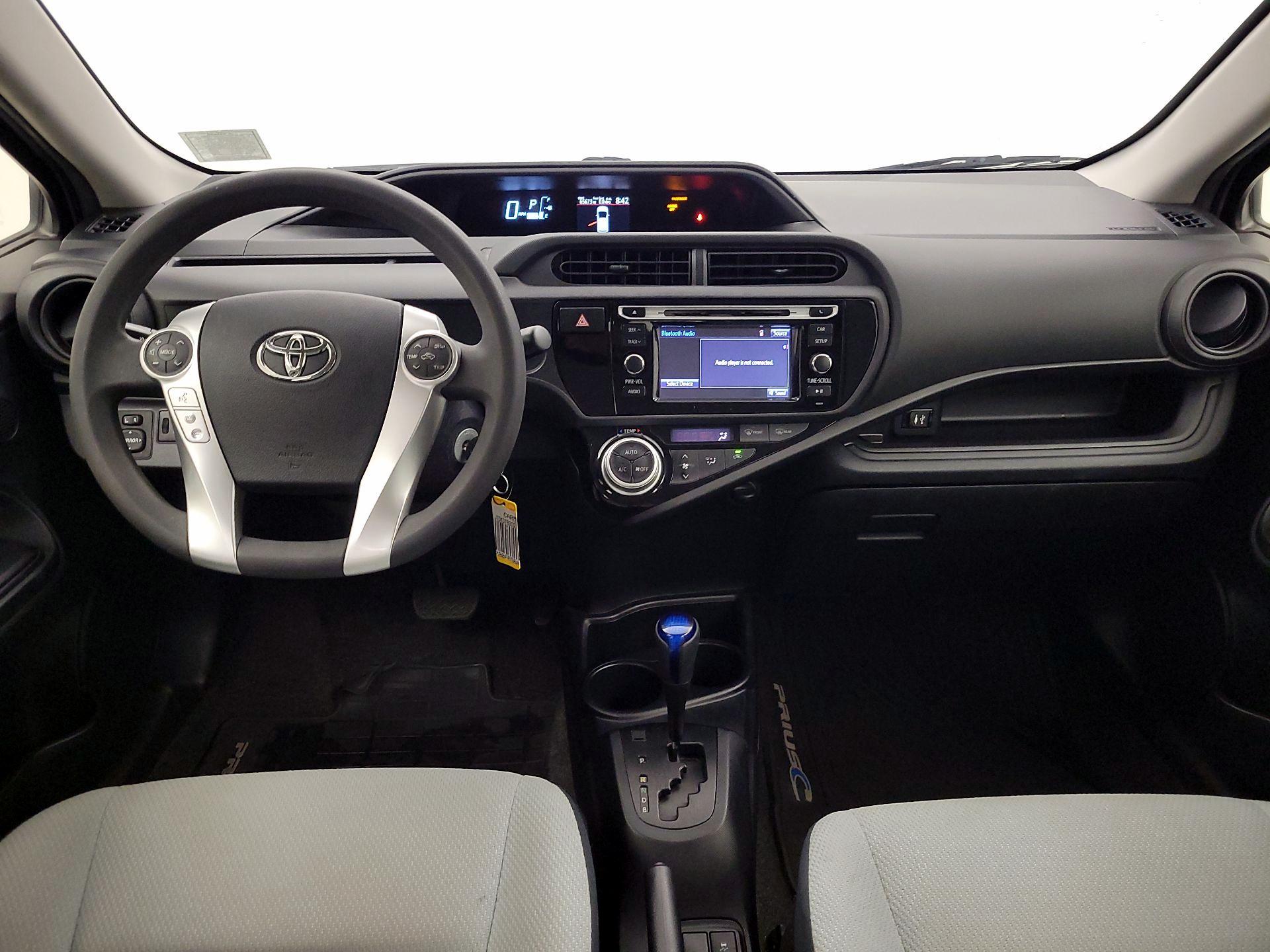 Thumbnail: 2016 Toyota Prius c - 9