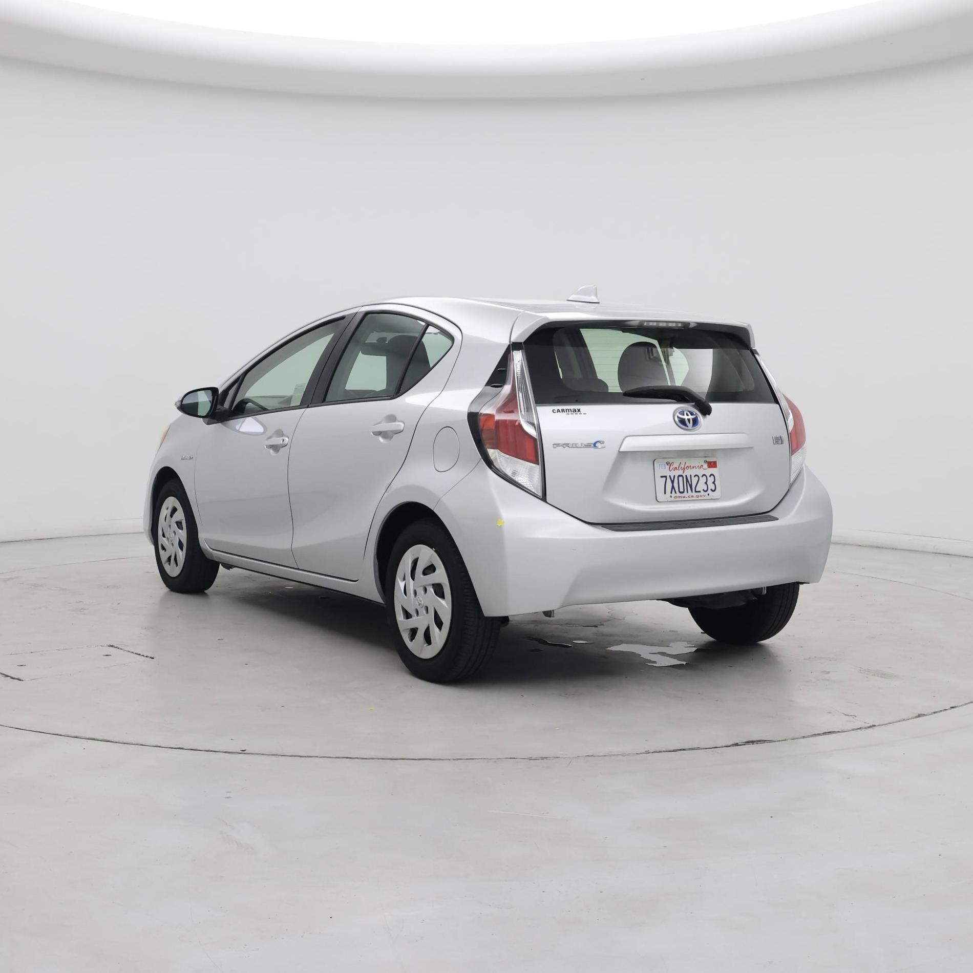 Thumbnail: 2016 Toyota Prius c - 2