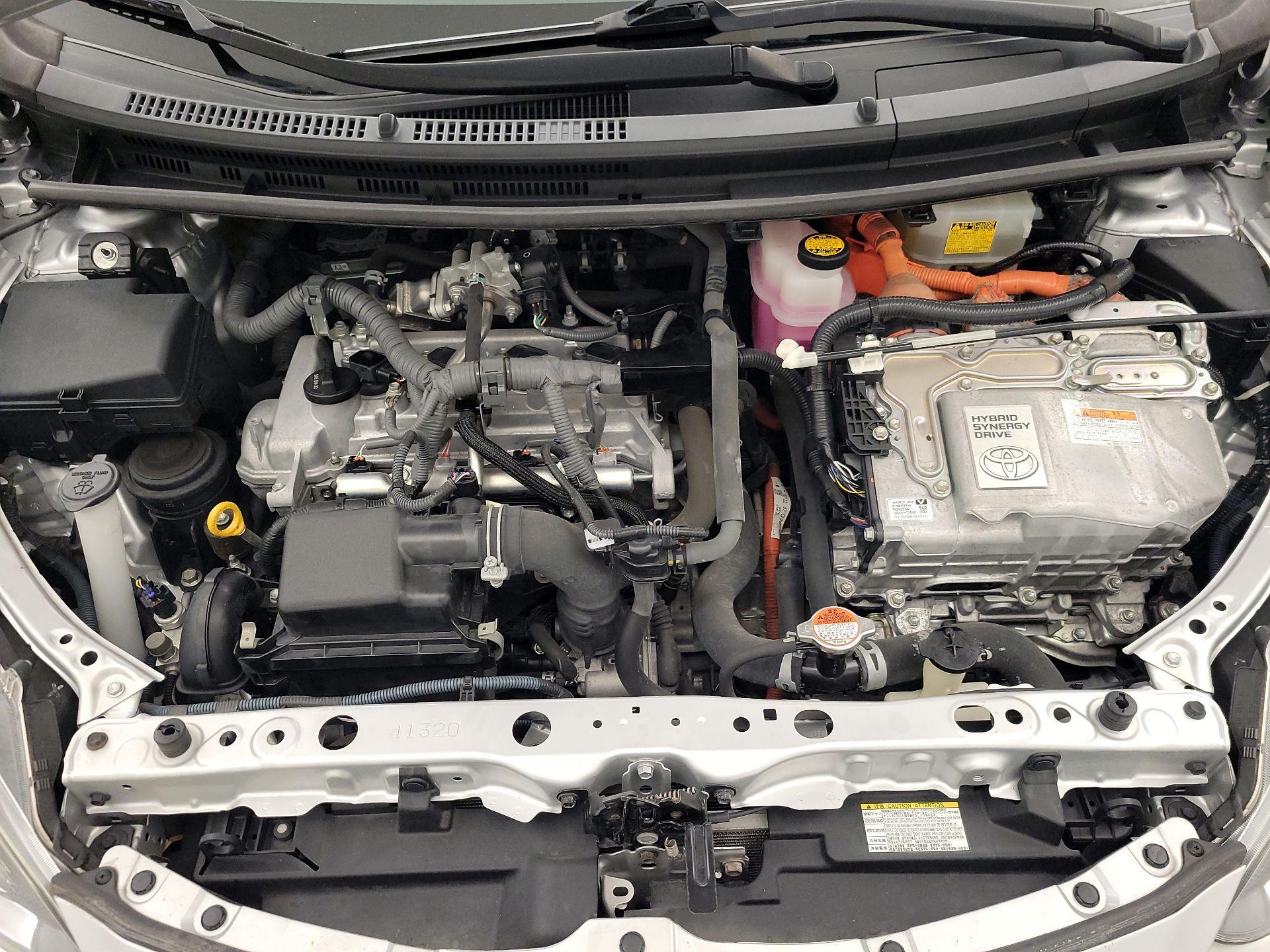 Thumbnail: 2016 Toyota Prius c - 20