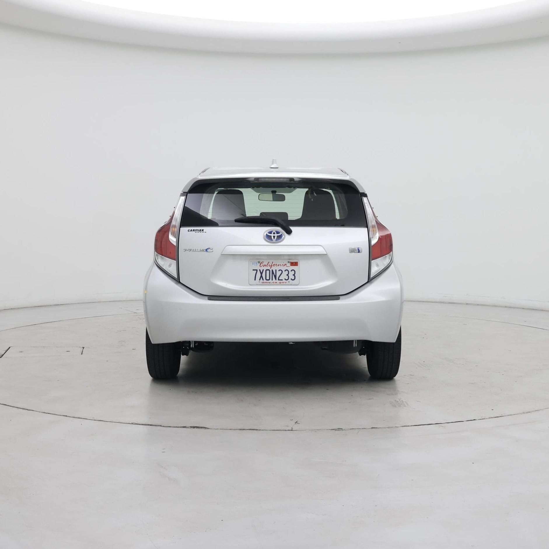 Thumbnail: 2016 Toyota Prius c - 6