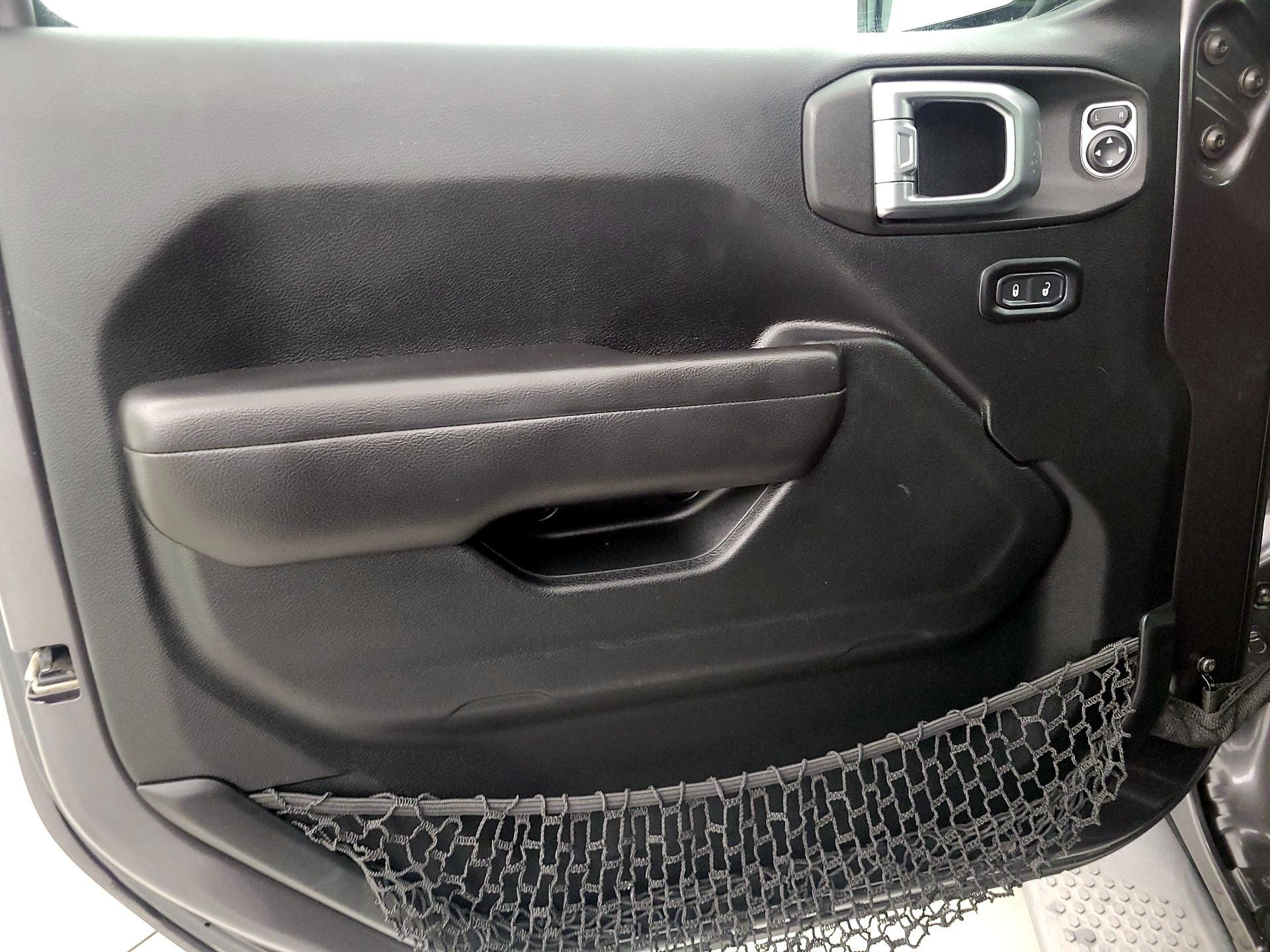 Thumbnail: 2018 Jeep Wrangler - 12