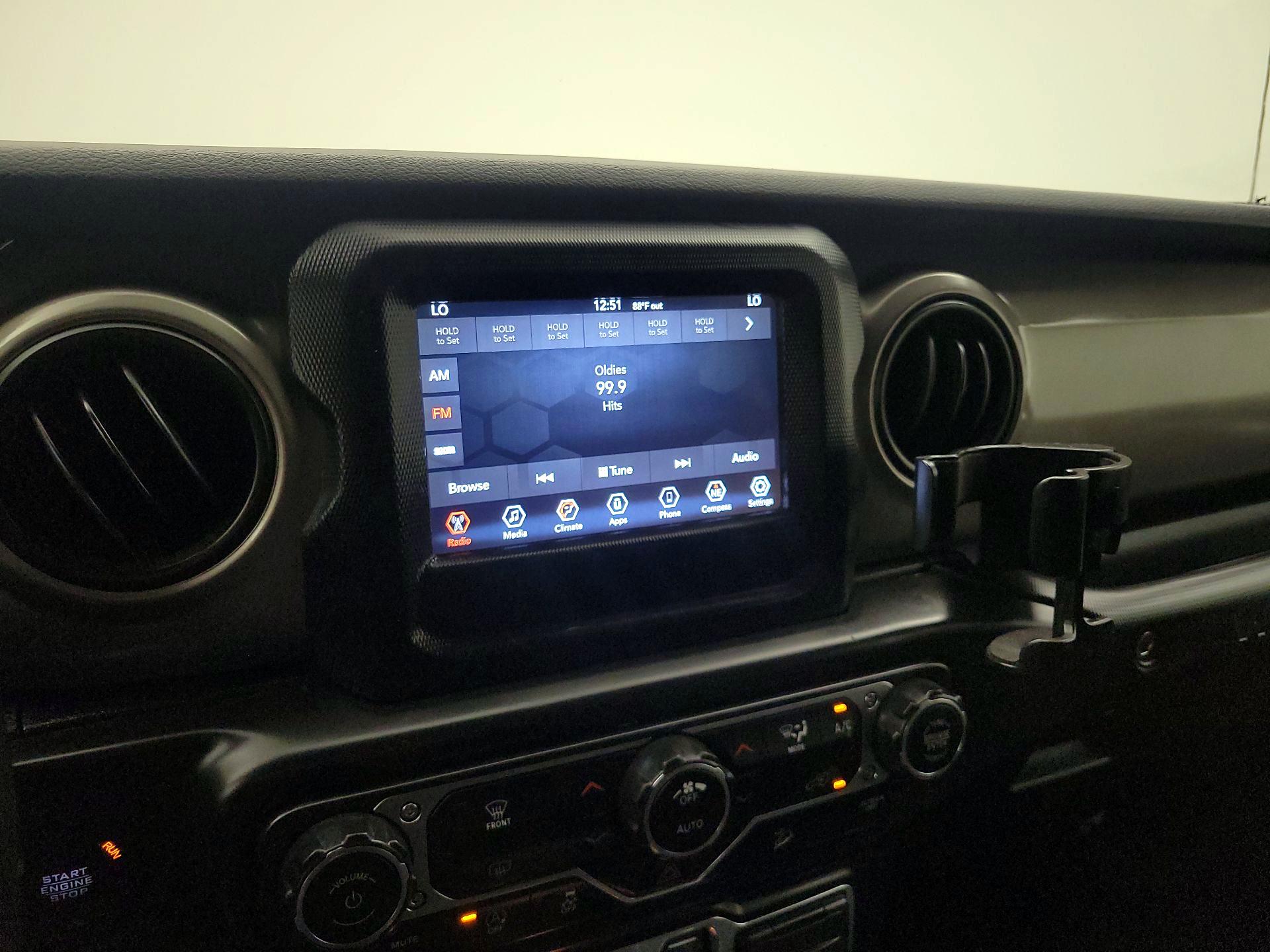 Thumbnail: 2018 Jeep Wrangler - 15