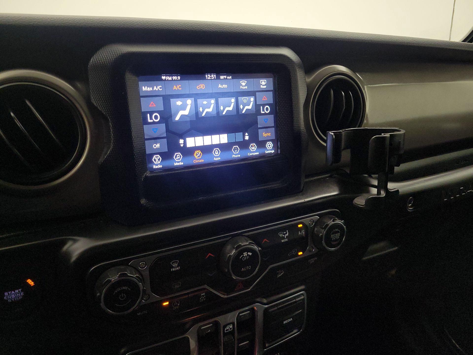 Thumbnail: 2018 Jeep Wrangler - 16