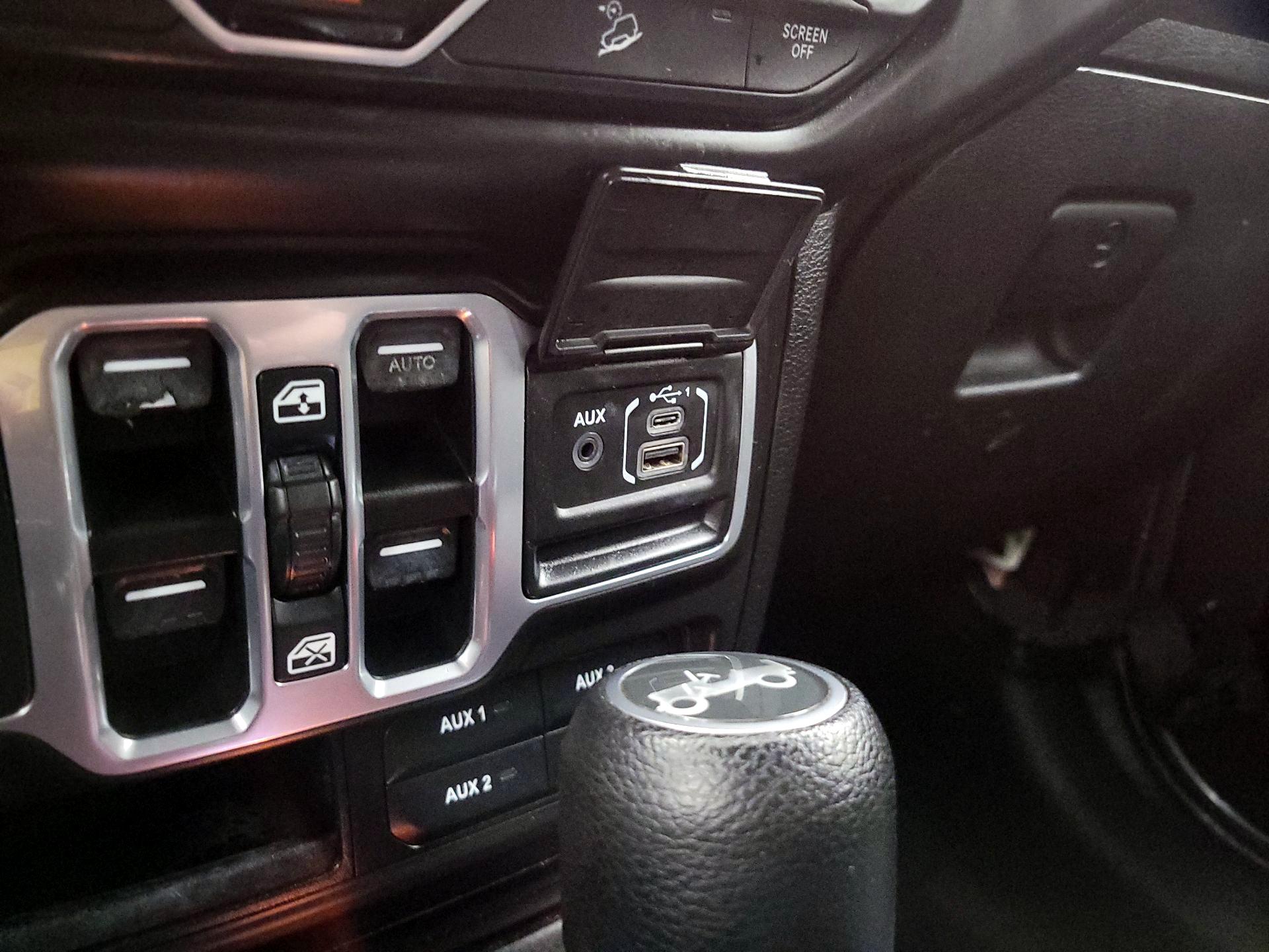 Thumbnail: 2018 Jeep Wrangler - 18