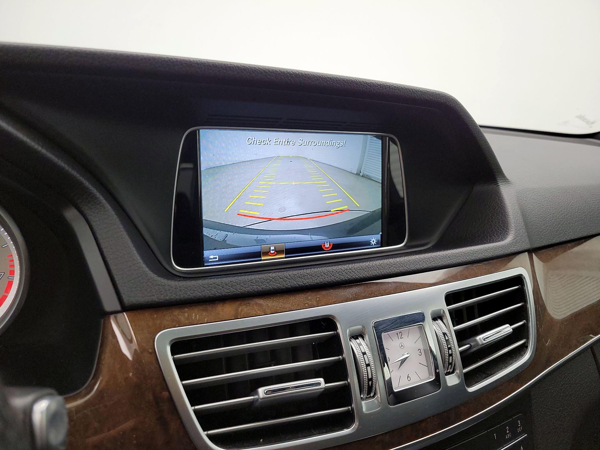 Thumbnail: 2016 Mercedes-Benz E-Class - 14