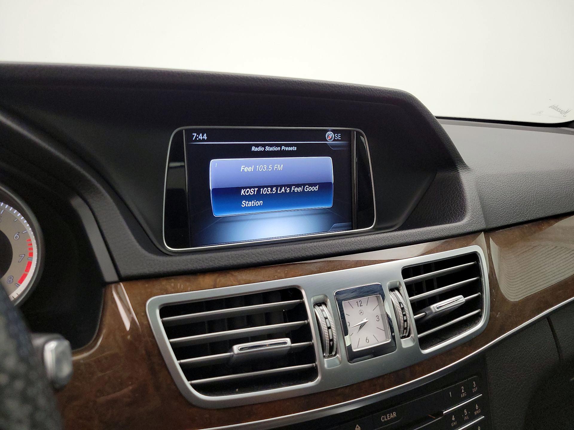 Thumbnail: 2016 Mercedes-Benz E-Class - 15