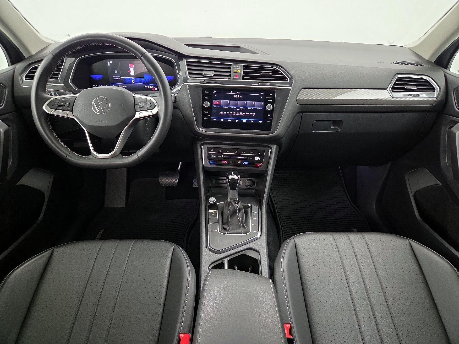 Thumbnail: 2023 Volkswagen Tiguan - 9