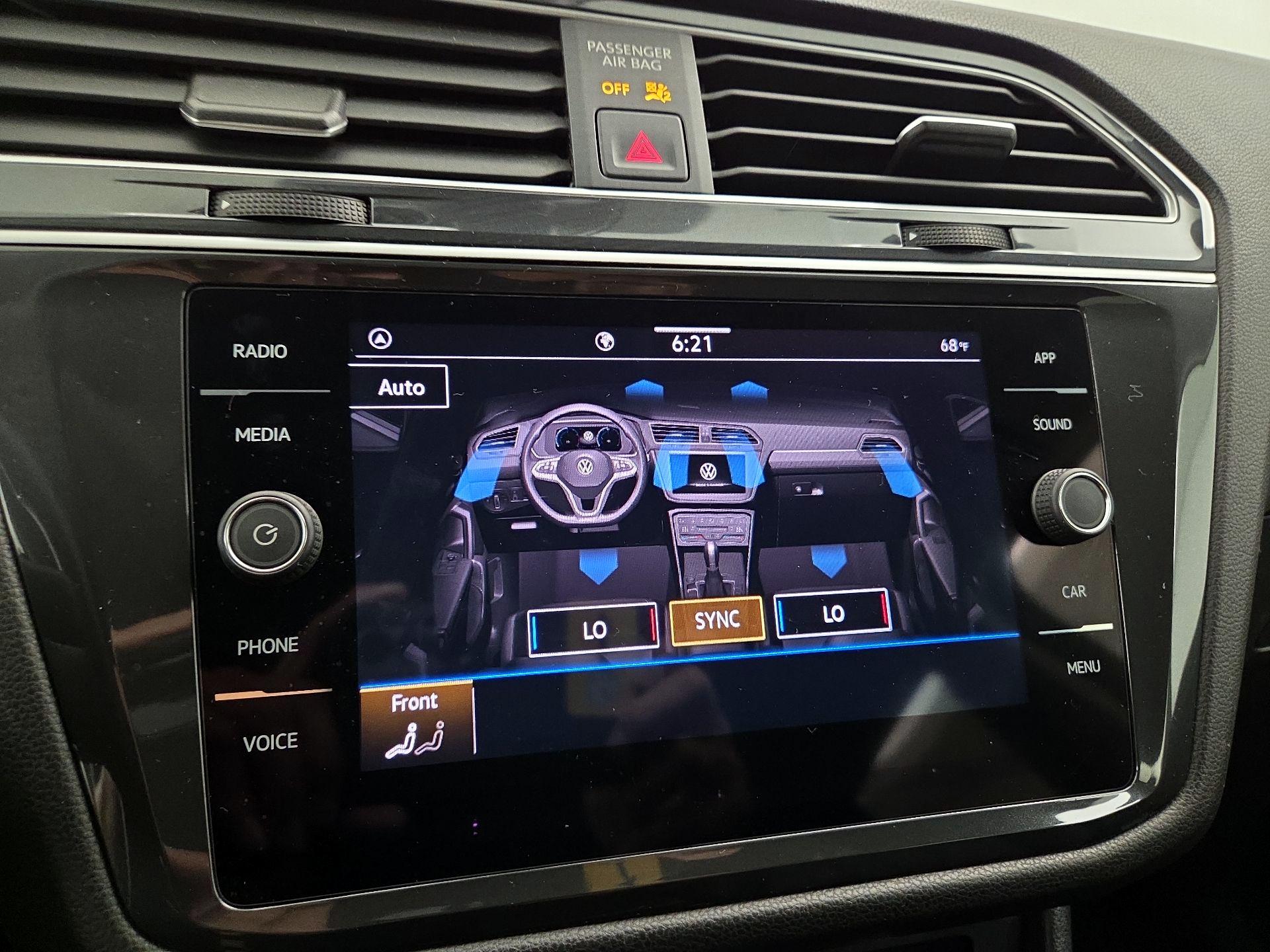 Thumbnail: 2023 Volkswagen Tiguan - 16